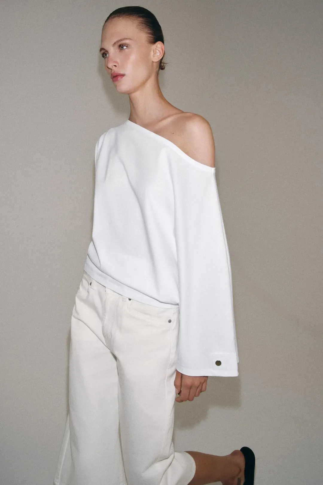 Асимметричная футболка на пуговицах, Zara