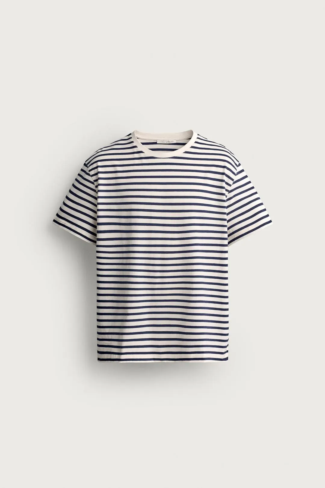 Базовая футболка средней плотности /02, Zara