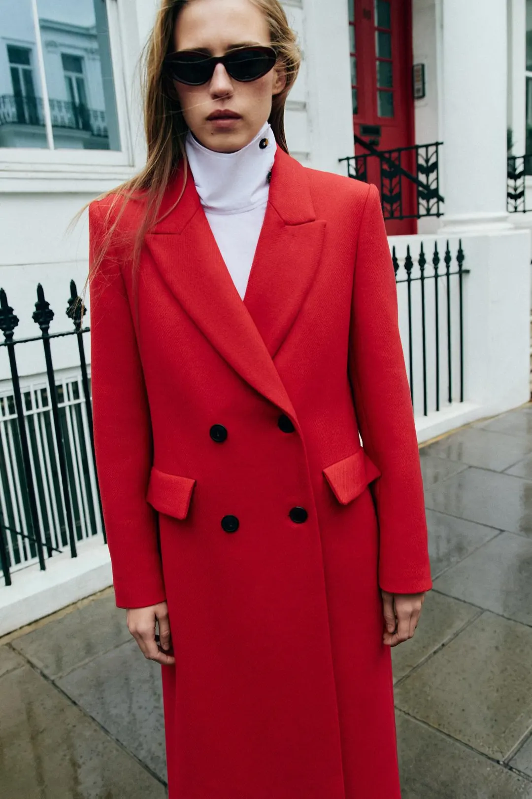 Длинное пальто из смесовой шерсти с подплечниками, Zara