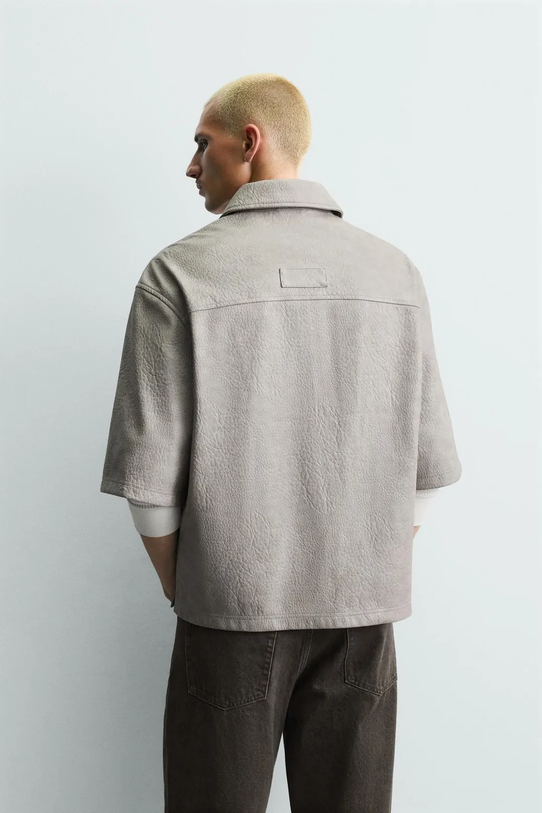 Рубашка-куртка свободного кроя из искусственной кожи, Zara