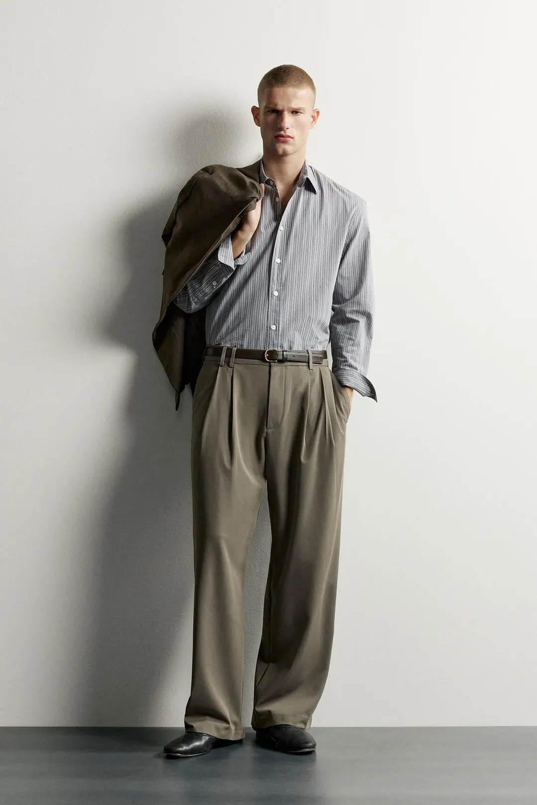 Брюки широкие со складками, Zara