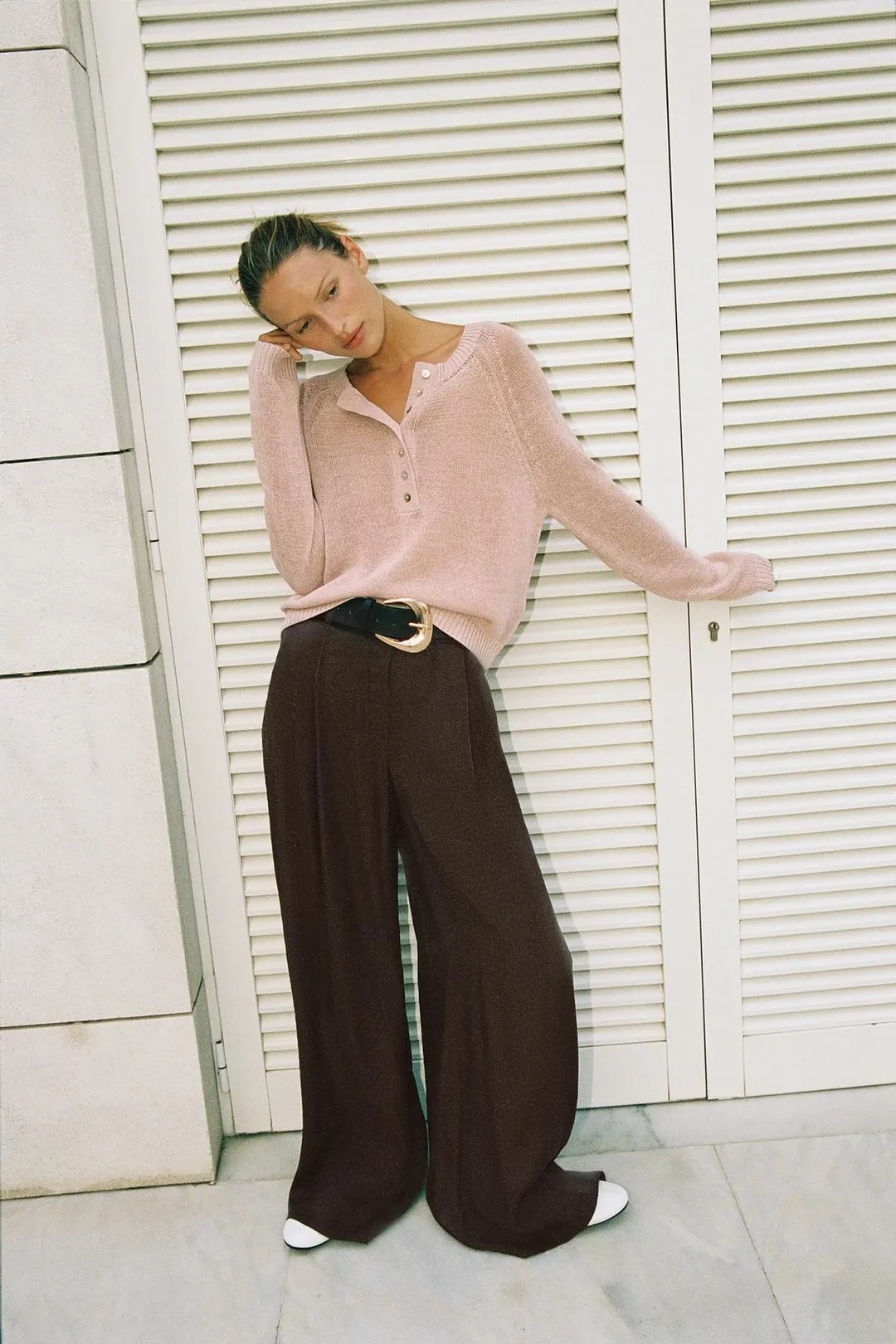 Широкие брюки из сатина с ремнем, Zara