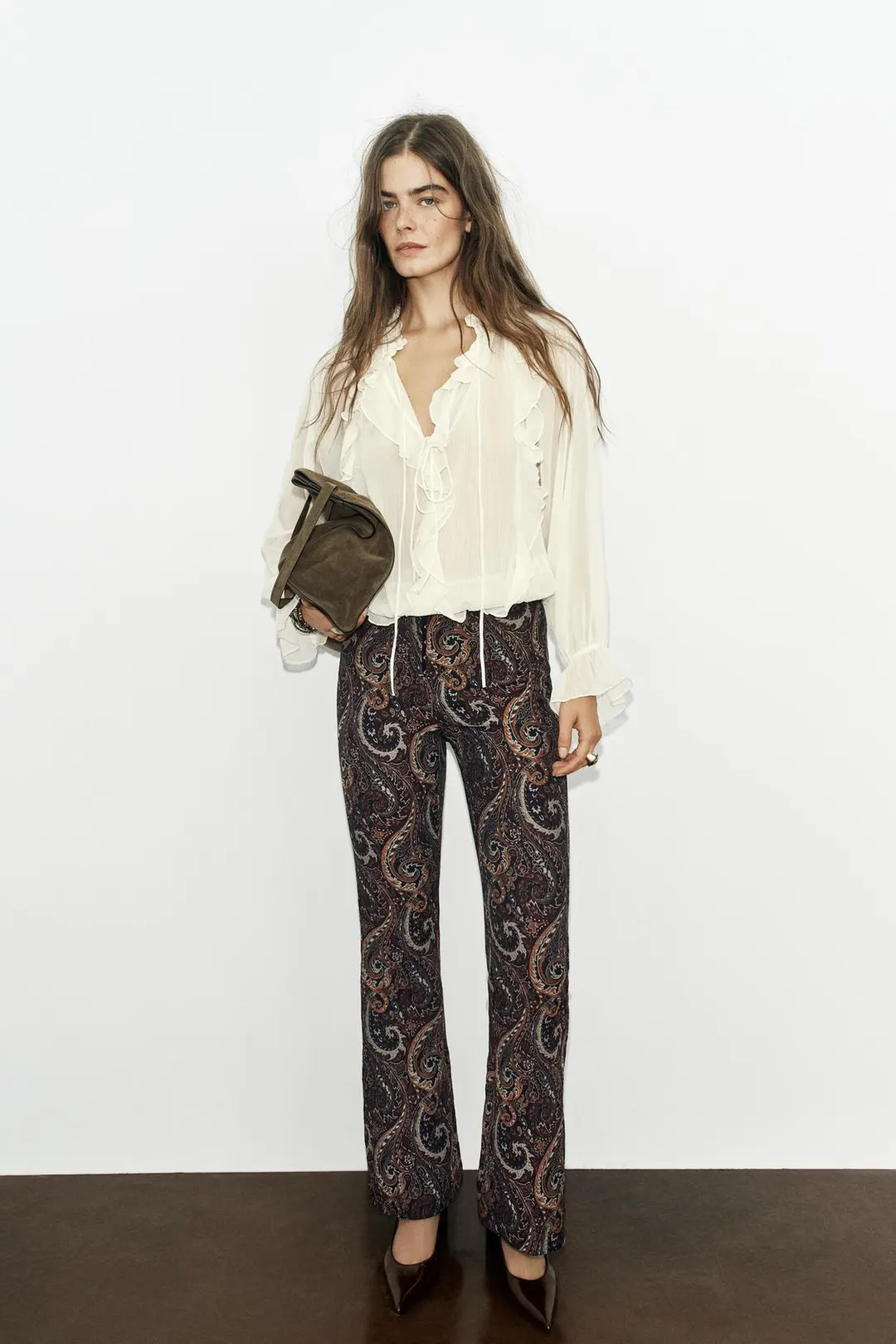 Брюки жаккардовые расклешенные, Zara
