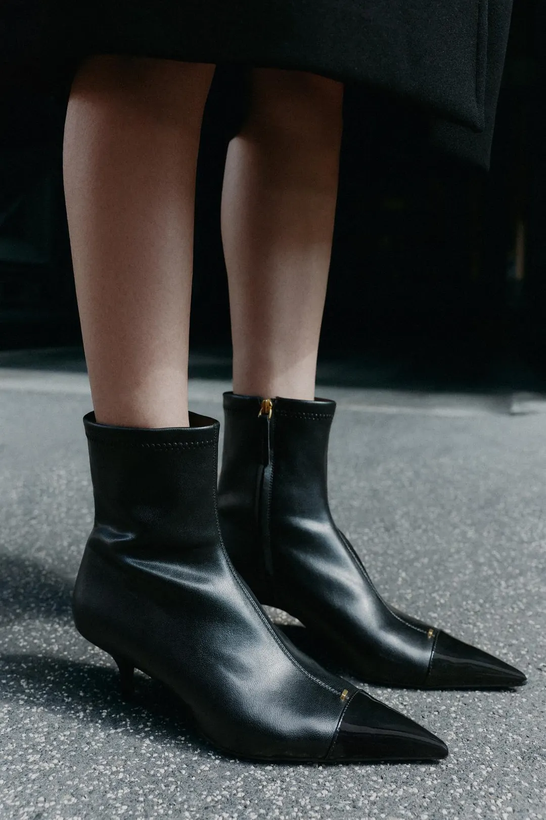 Ботильоны на каблуке kitten heel с контрастным мысом, Zara