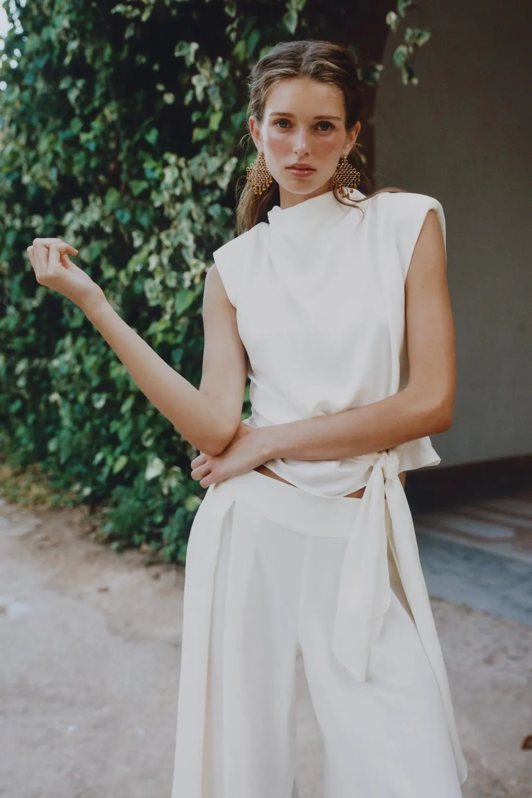 Топ атласный с подплечниками и узлом, Zara