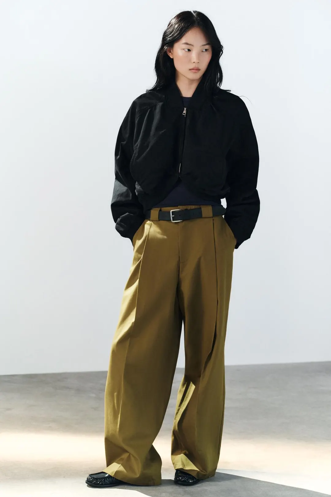 Брюки со складками и шлевками, Zara