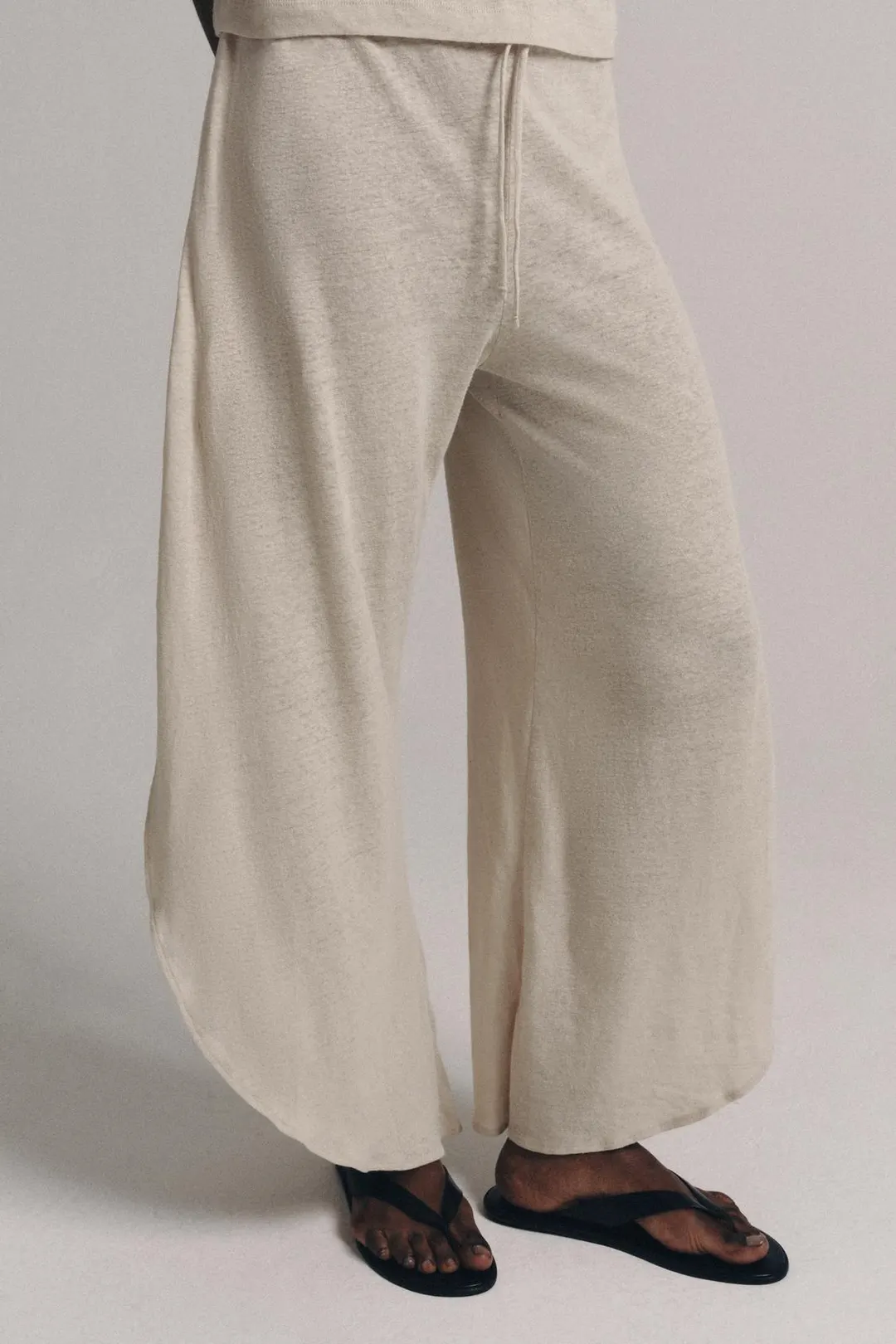 Брюки из смесового льна с разрезами, Zara