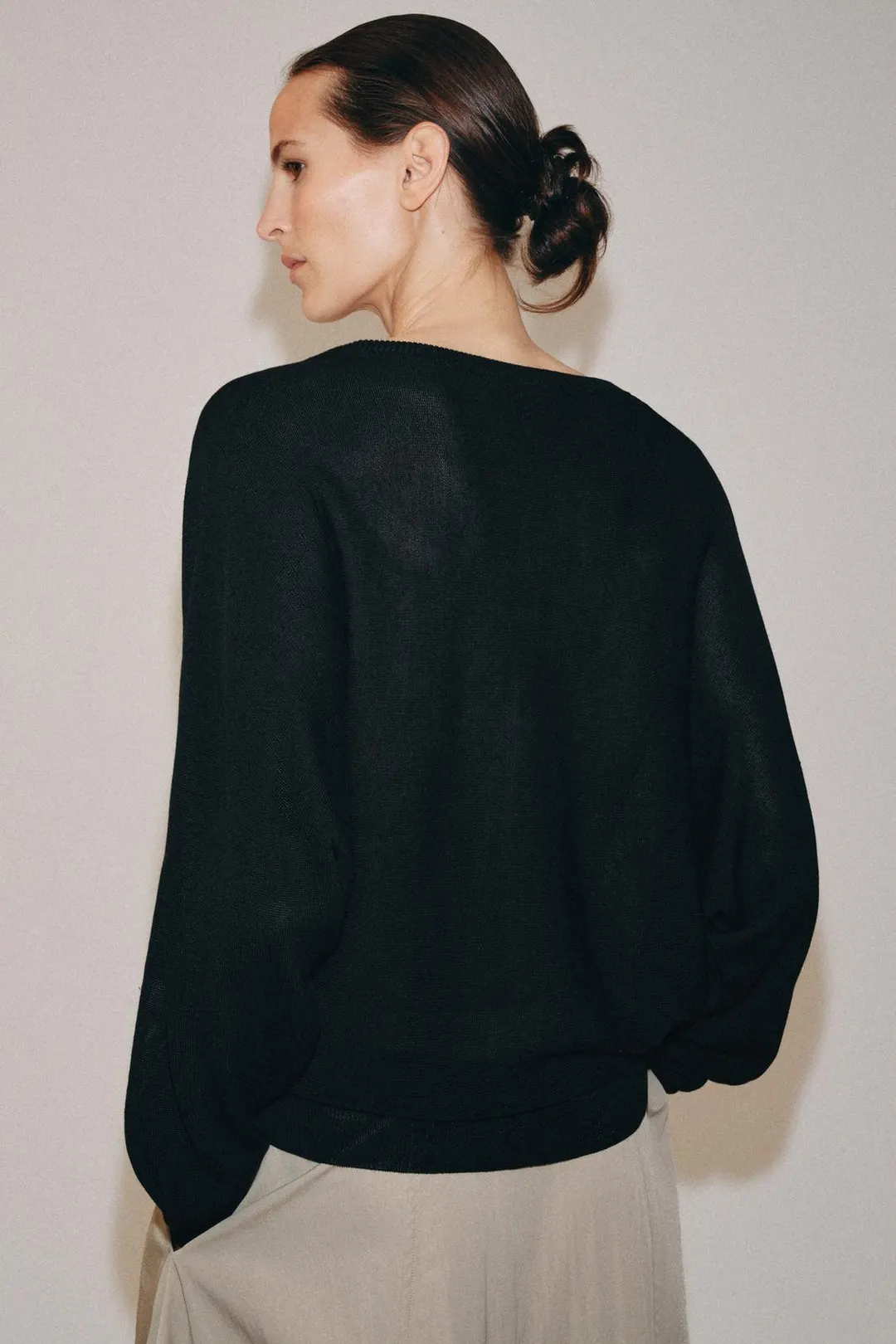 Джемпер вязаный с V-образным вырезом, Zara