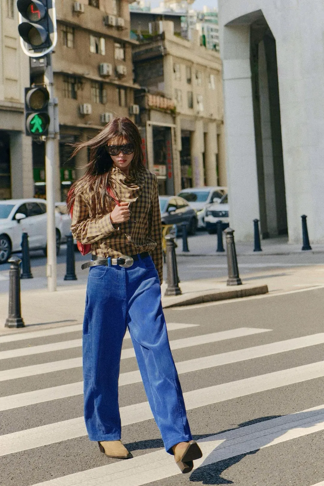 Ремень из 100% кожи с овальной пряжкой, Zara
