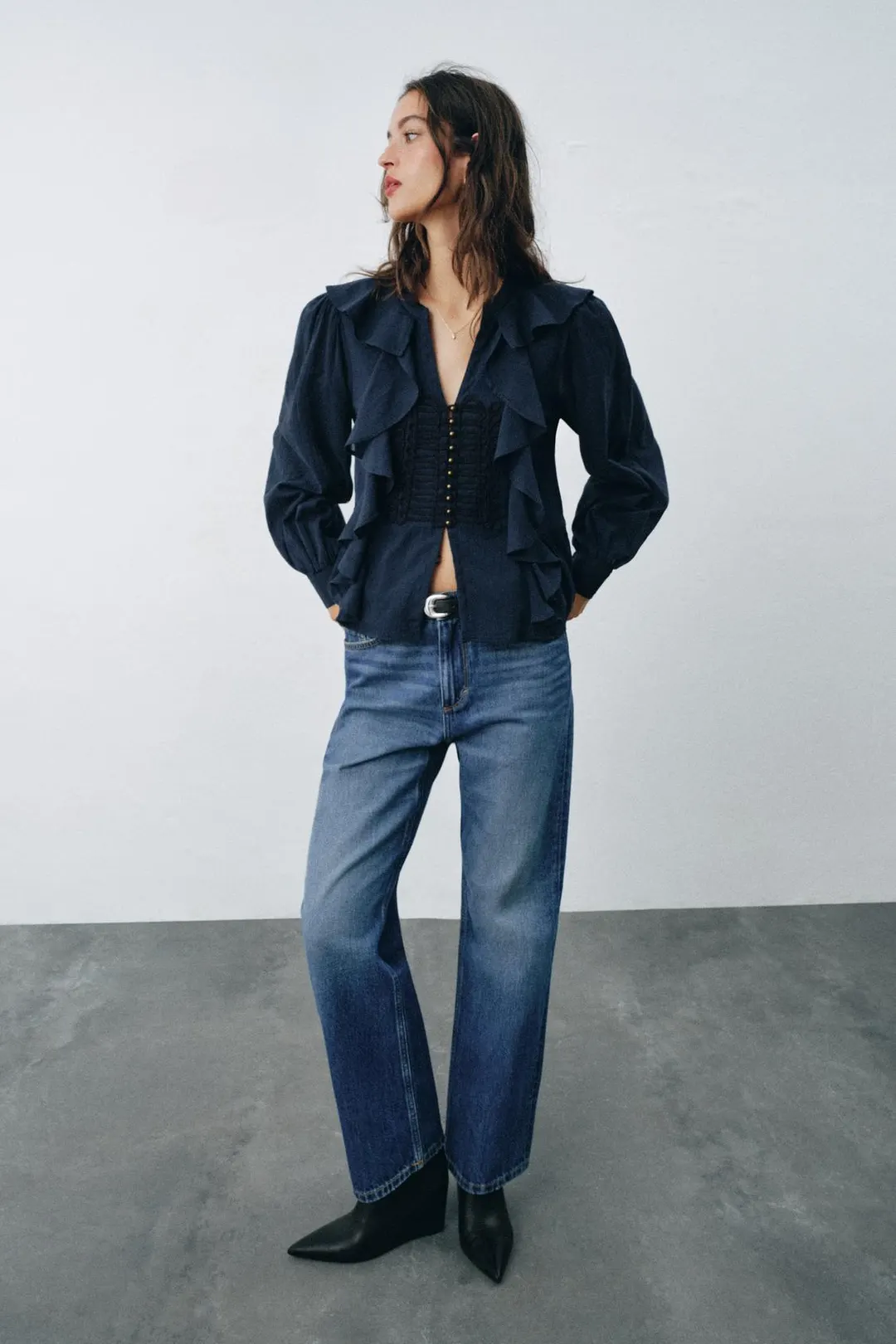 Блузка с оборками и застежкой на клеванты, Zara