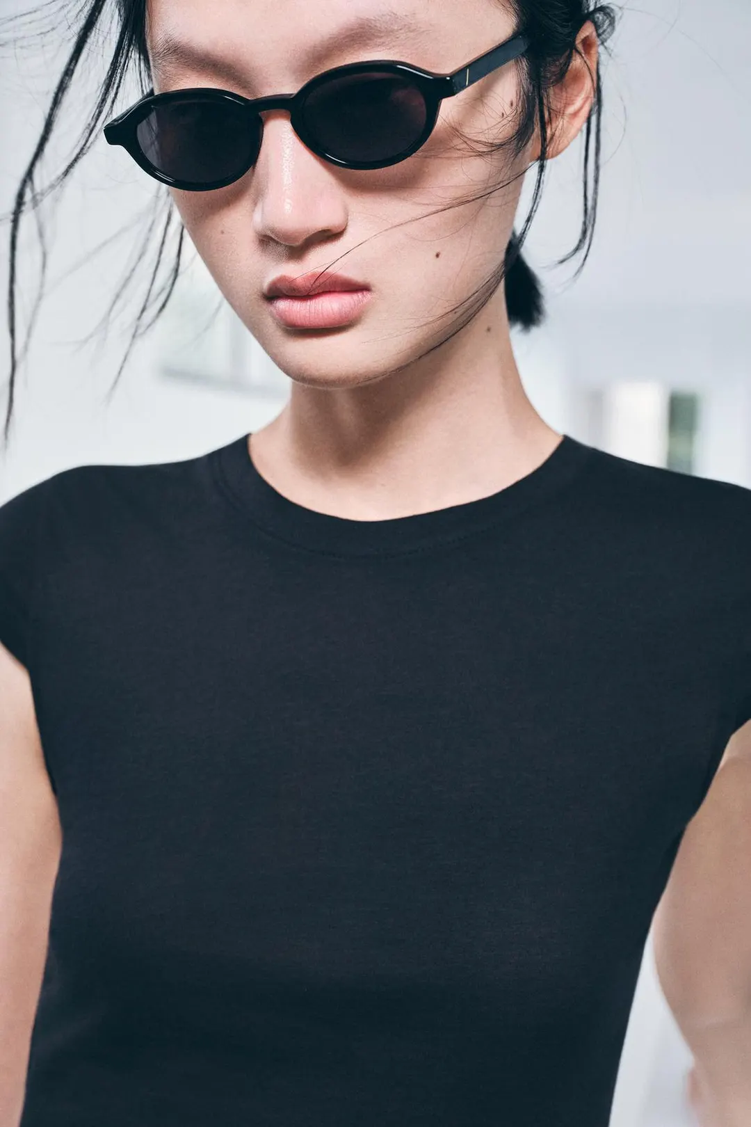 Футболка минималистичная с короткими рукавами, Zara