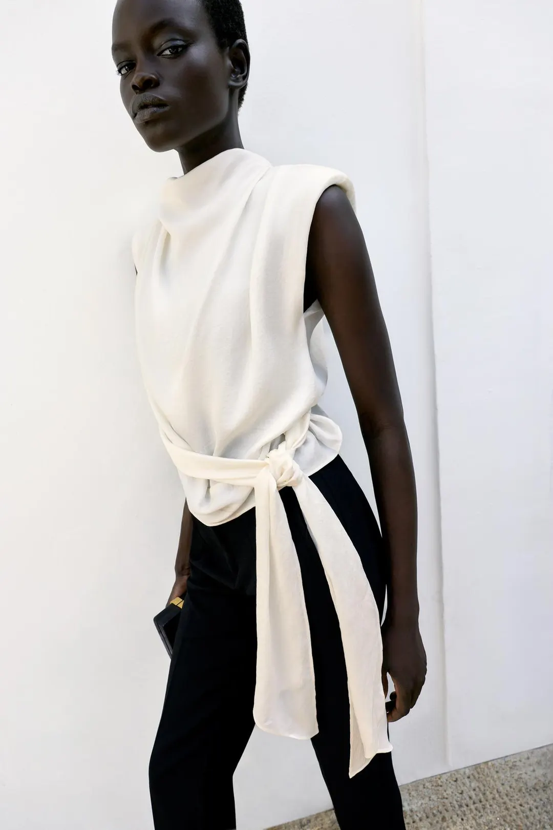 Топ атласный с подплечниками и узлом, Zara