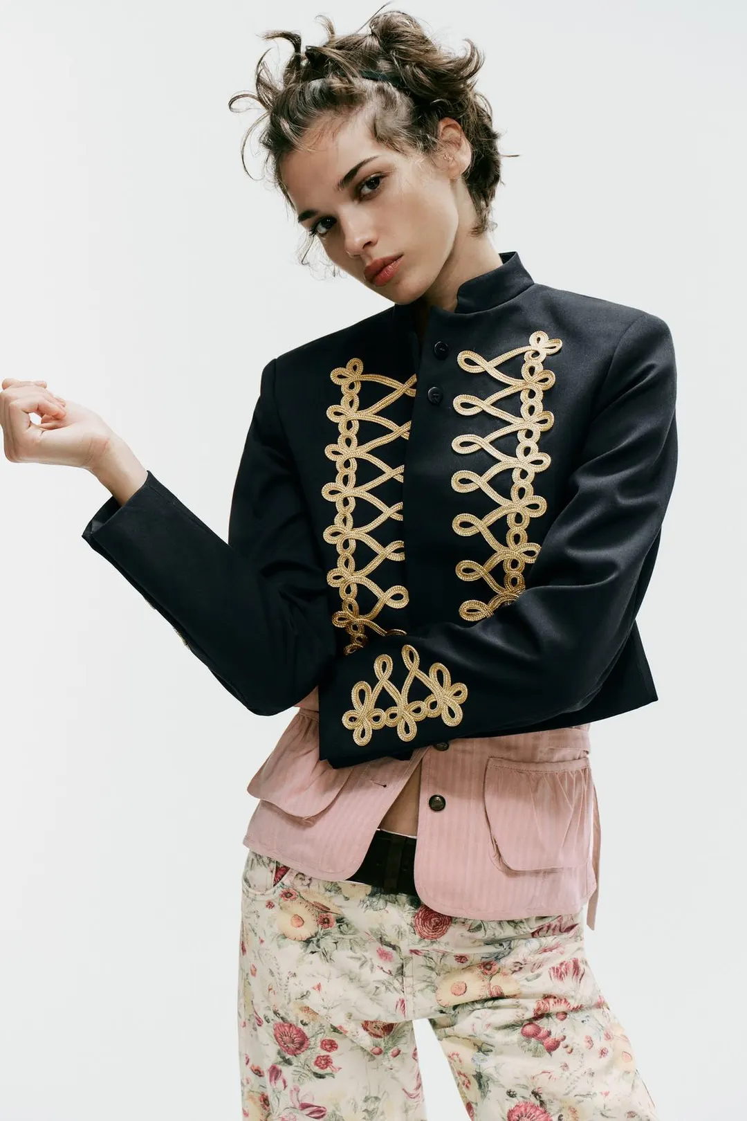 Укороченная куртка с застежками-клевантами, Zara