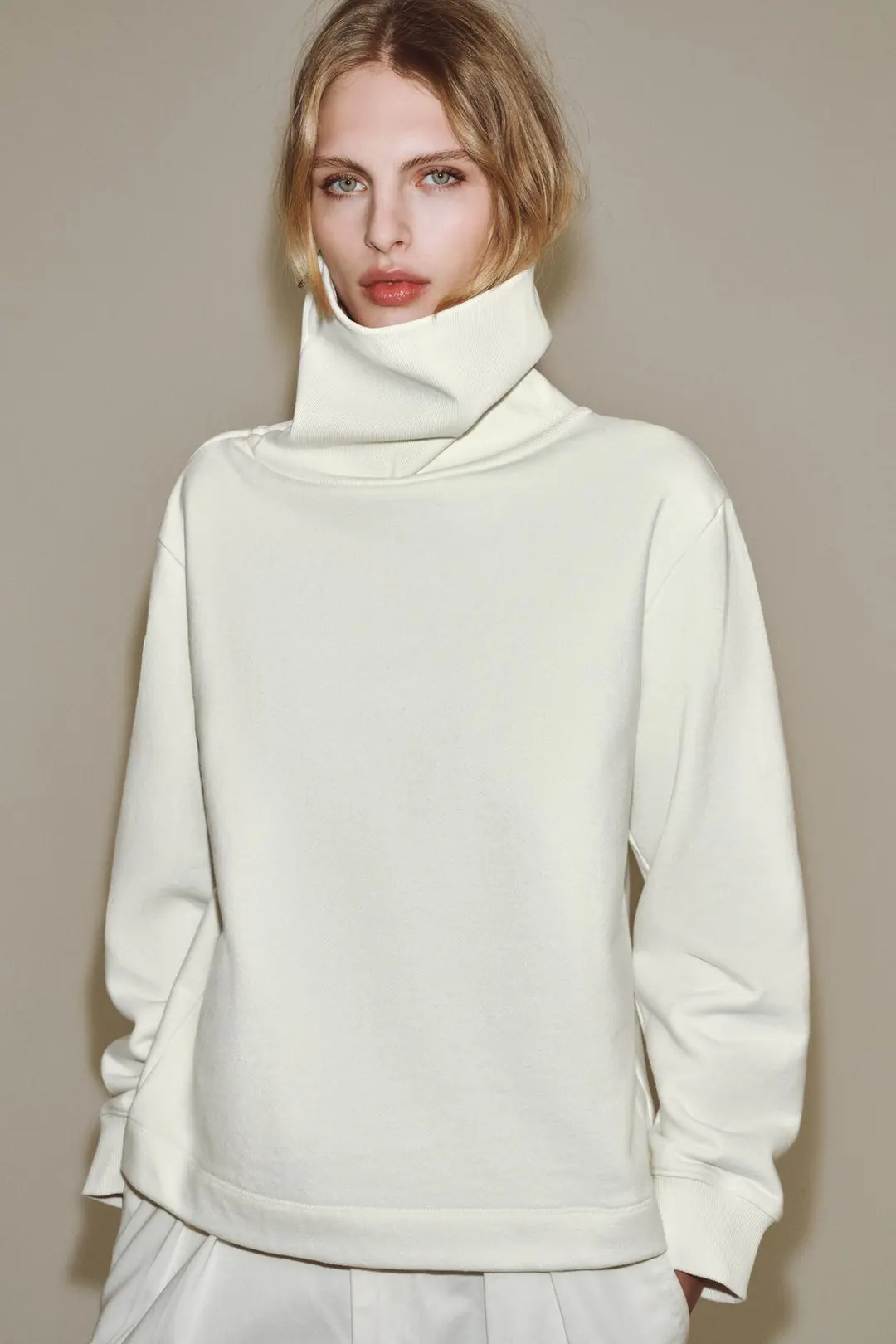 Свитшот с воротником в рубчик и молнией, Zara