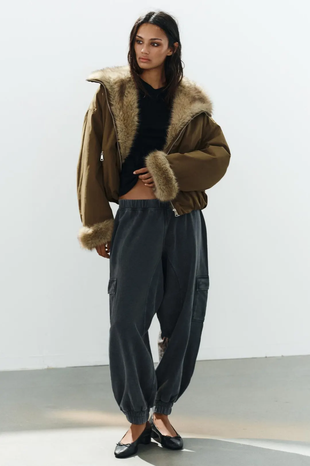Бомбер с контрастным искусственным мехом, Zara
