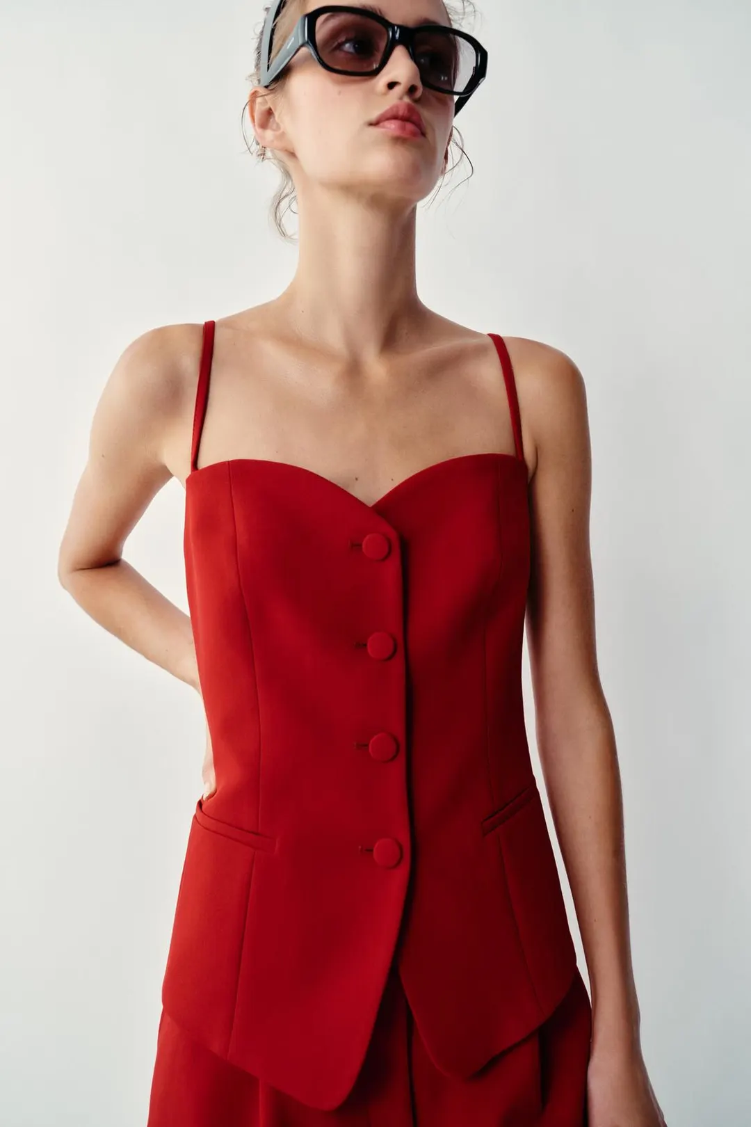 Жилет с вырезом сердечком, Zara