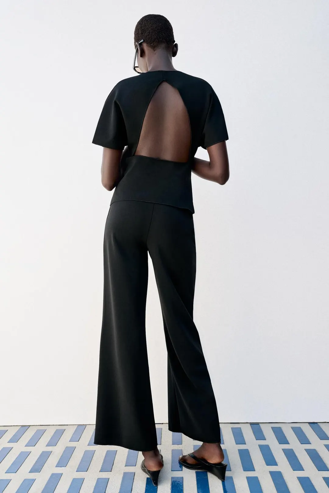 Топ с короткими рукавами и вырезами, Zara