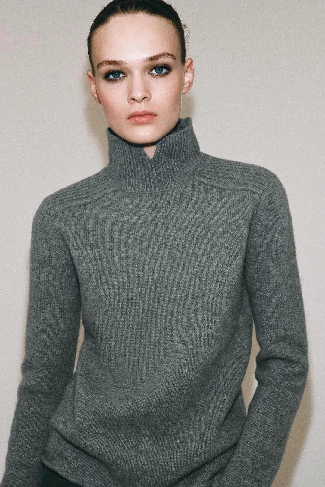 Джемпер с высоким воротником из 100% шерсти, Zara