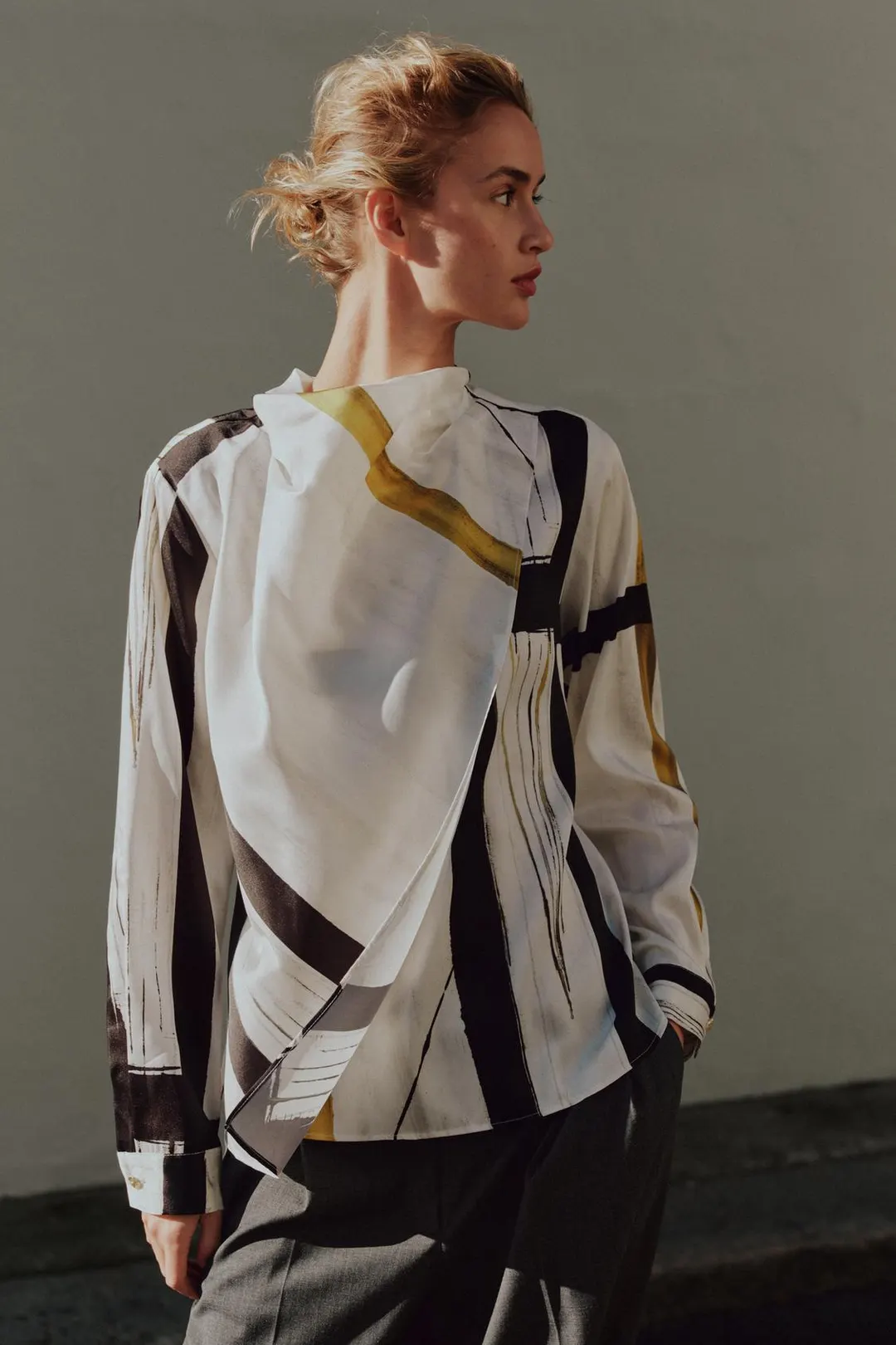 Блузка с принтом и запахом, Zara