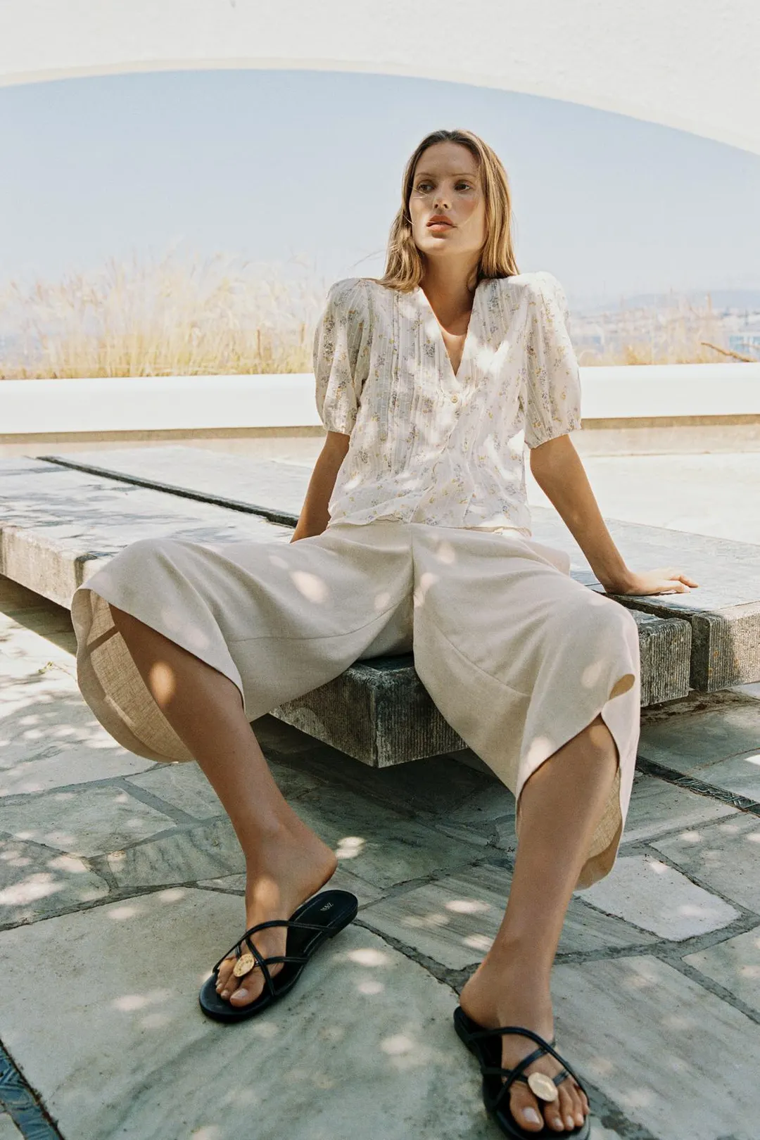 Удлиненные шорты бермуды из смесового льна с кружевной отделкой, Zara