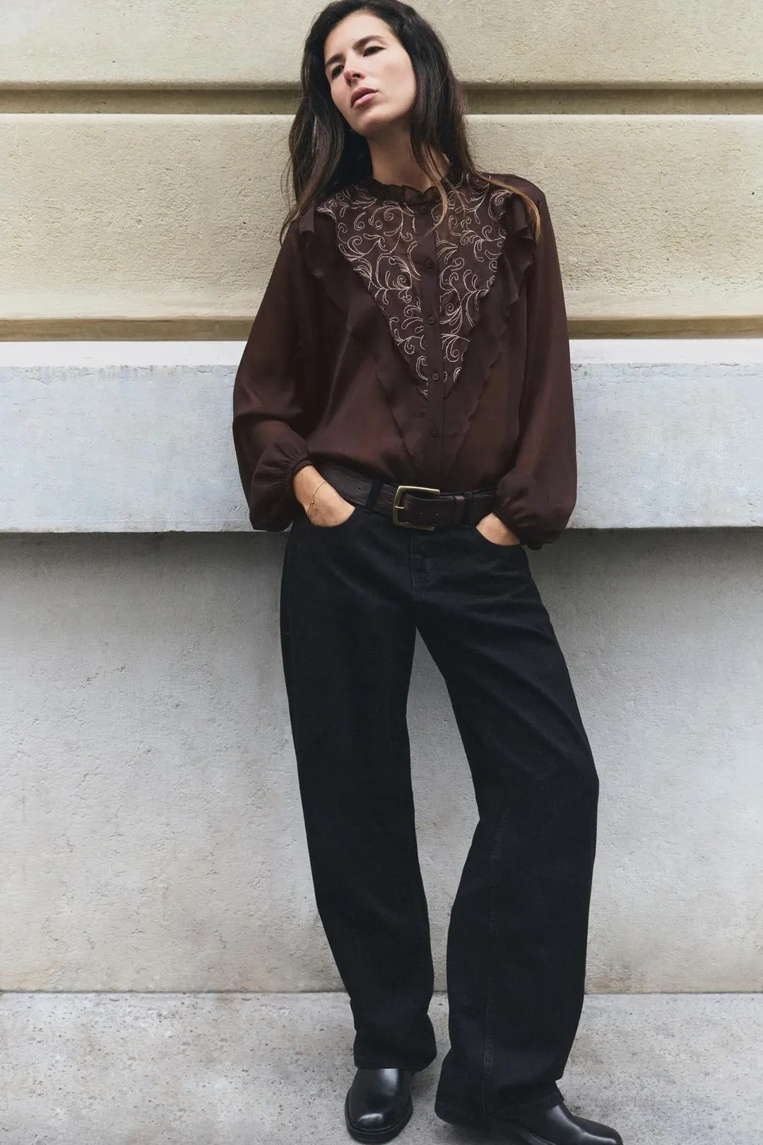 Блузка с вышивкой и оборками, Zara