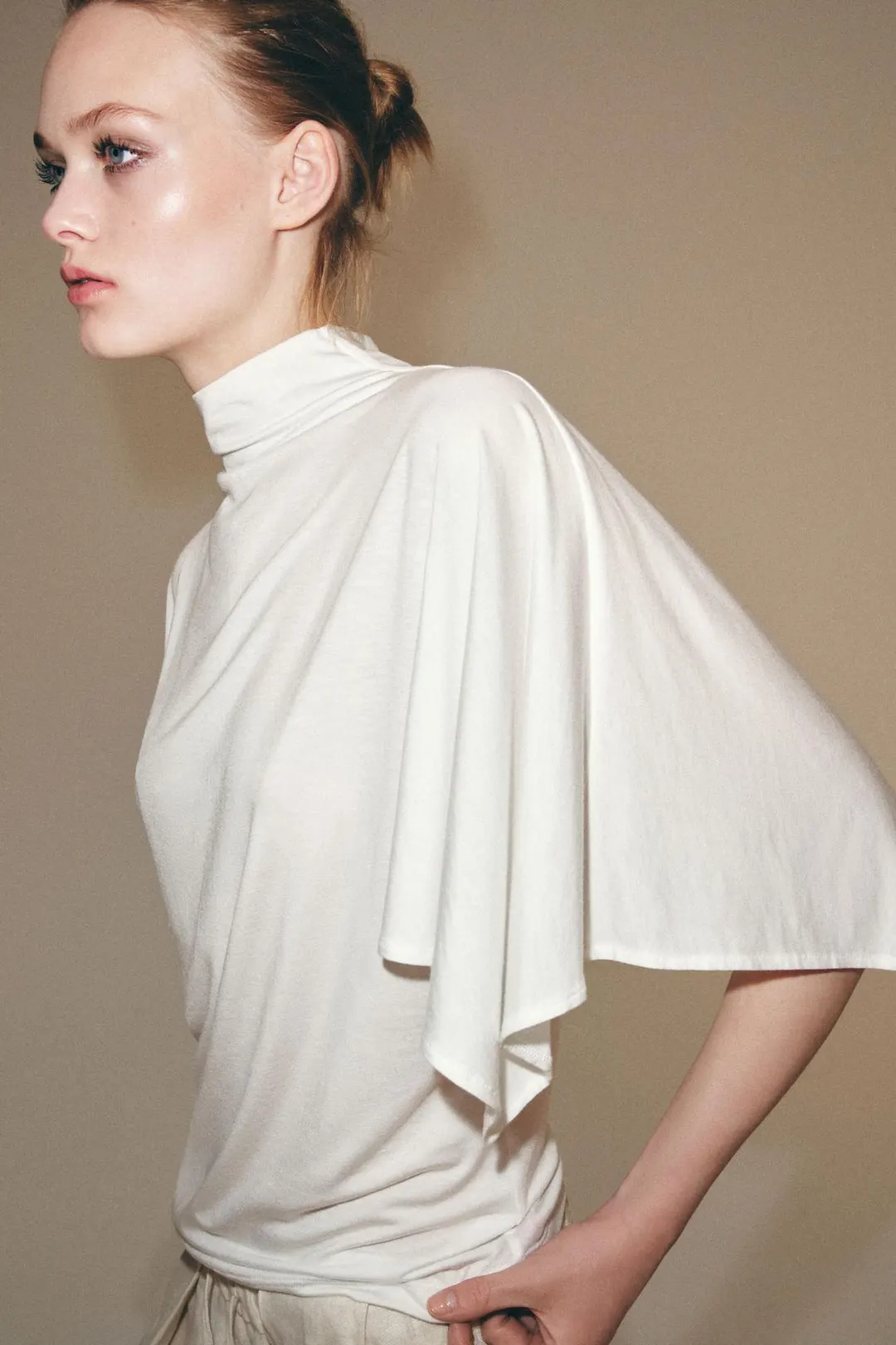 Топ с высоким воротником, Zara