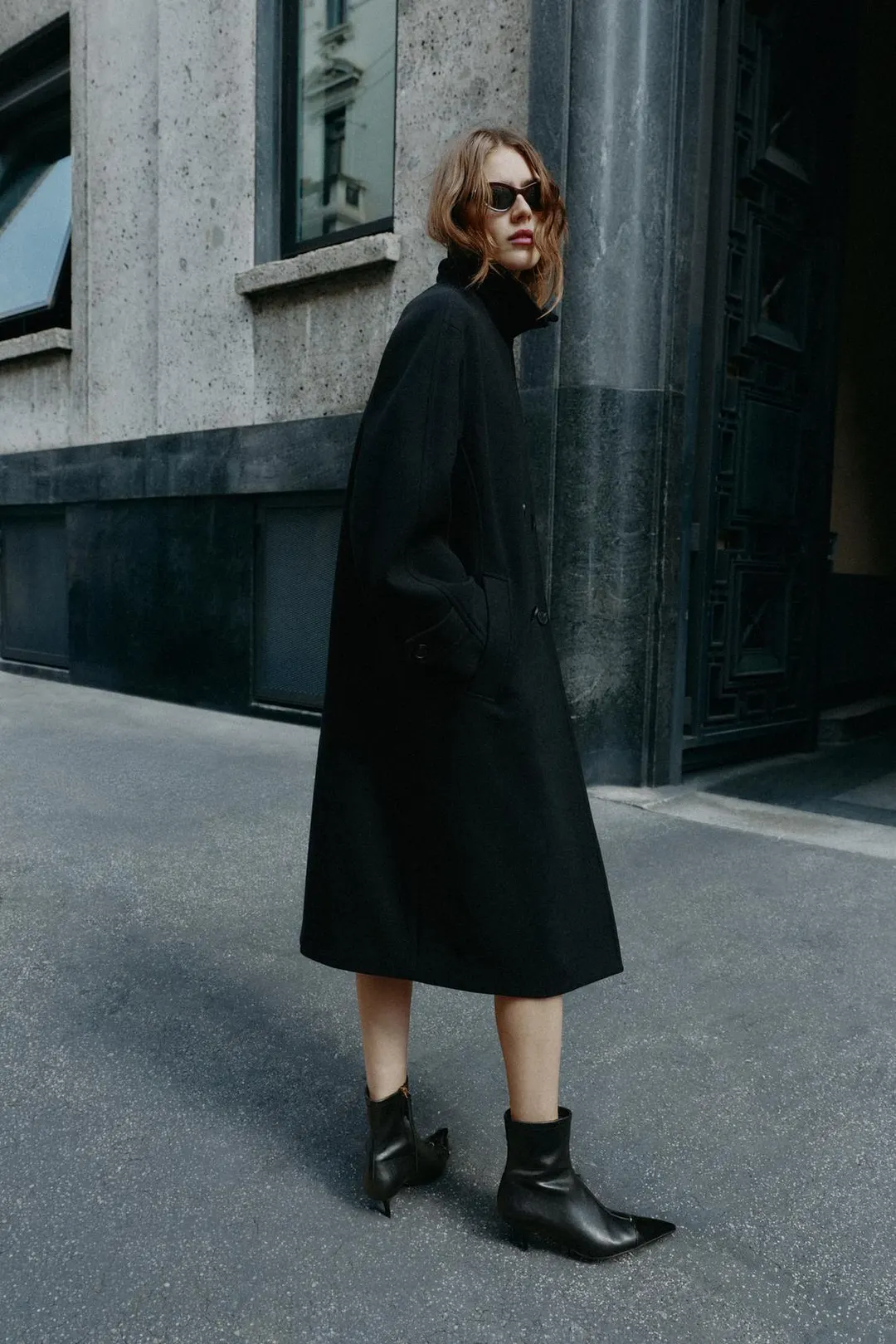 Ботильоны на каблуке kitten heel с контрастным мысом, Zara