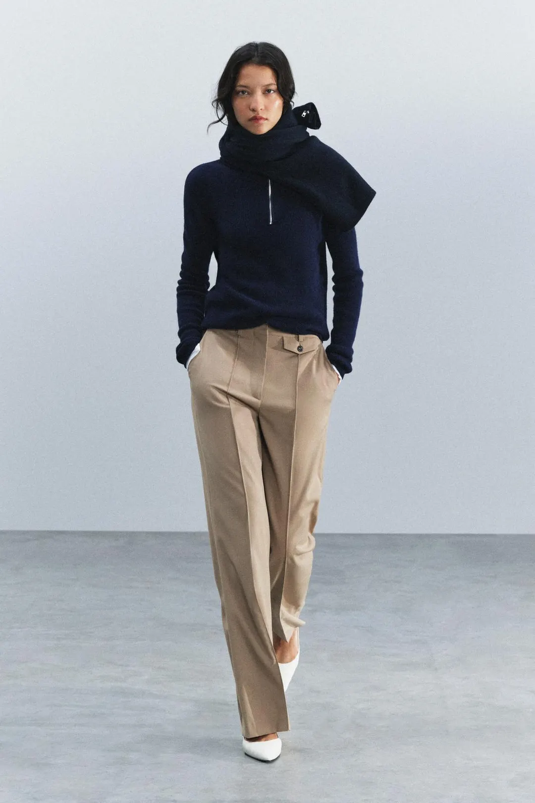 Брюки со складками ZW Collection, Zara