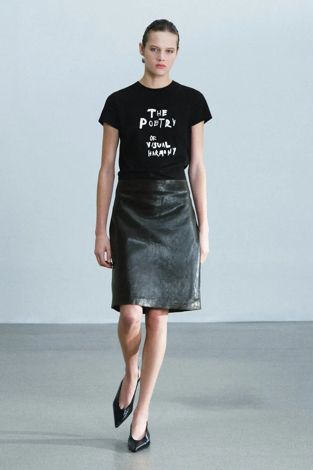 Футболка с надписью, Zara