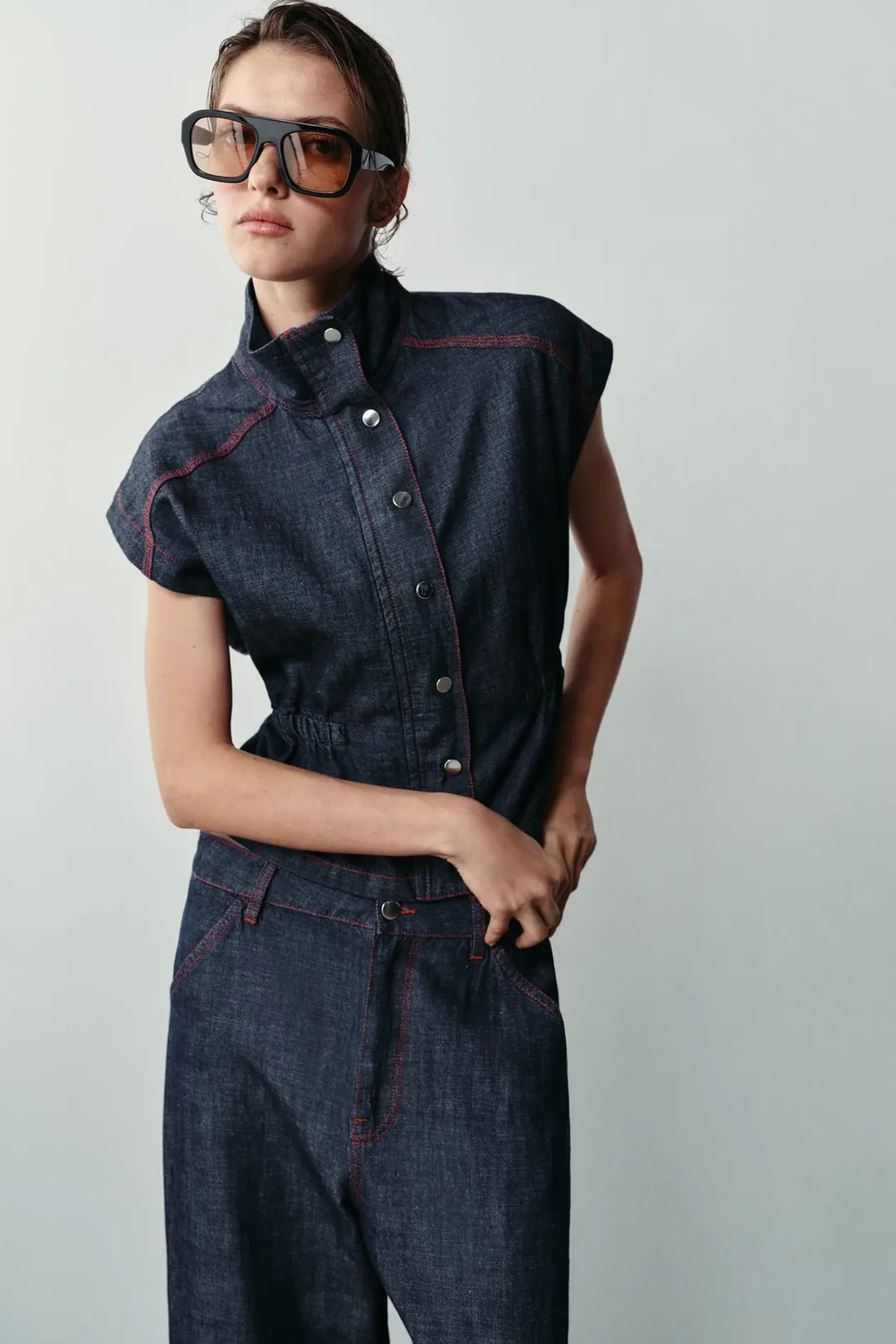 Жилет из смесового льна с контрастной строчкой, Zara