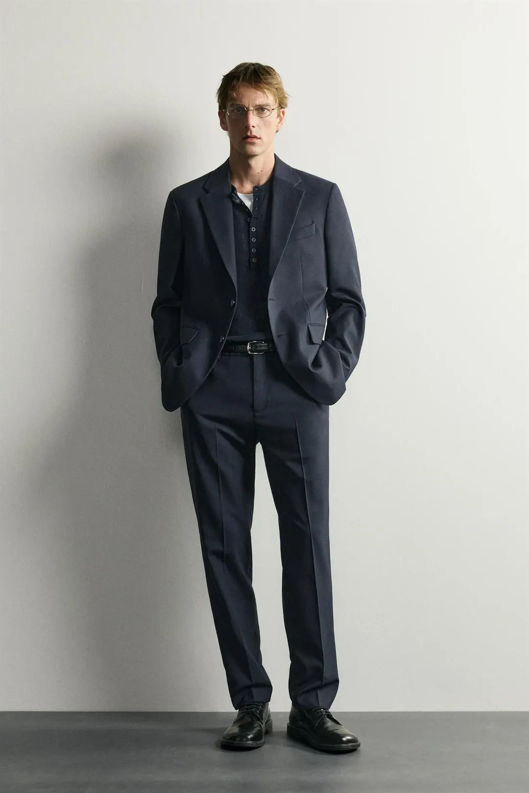 Костюмные брюки стандартного кроя из смесовой шерсти, Zara