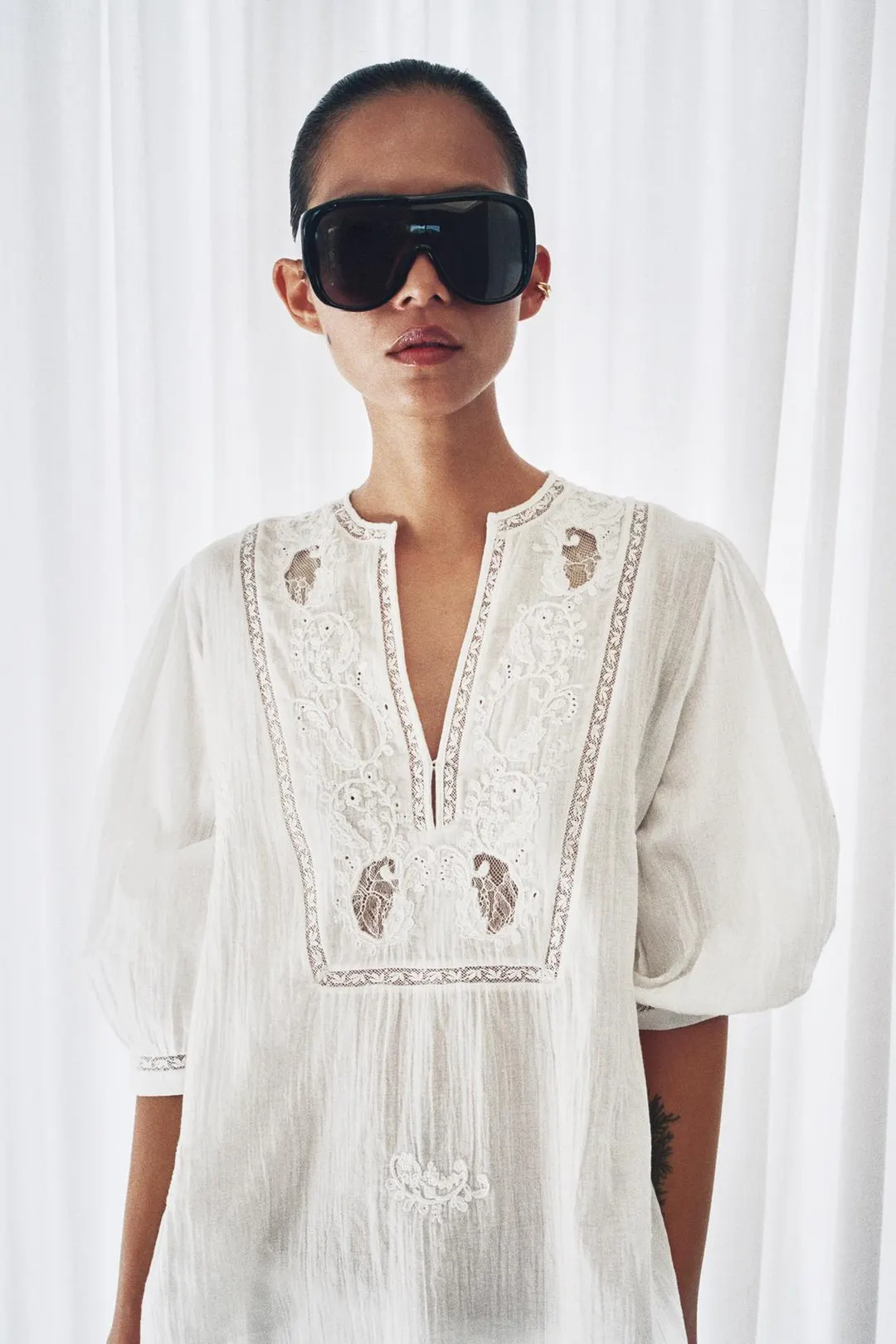 Кружевная блузка с вышивкой ZW Collection, Zara
