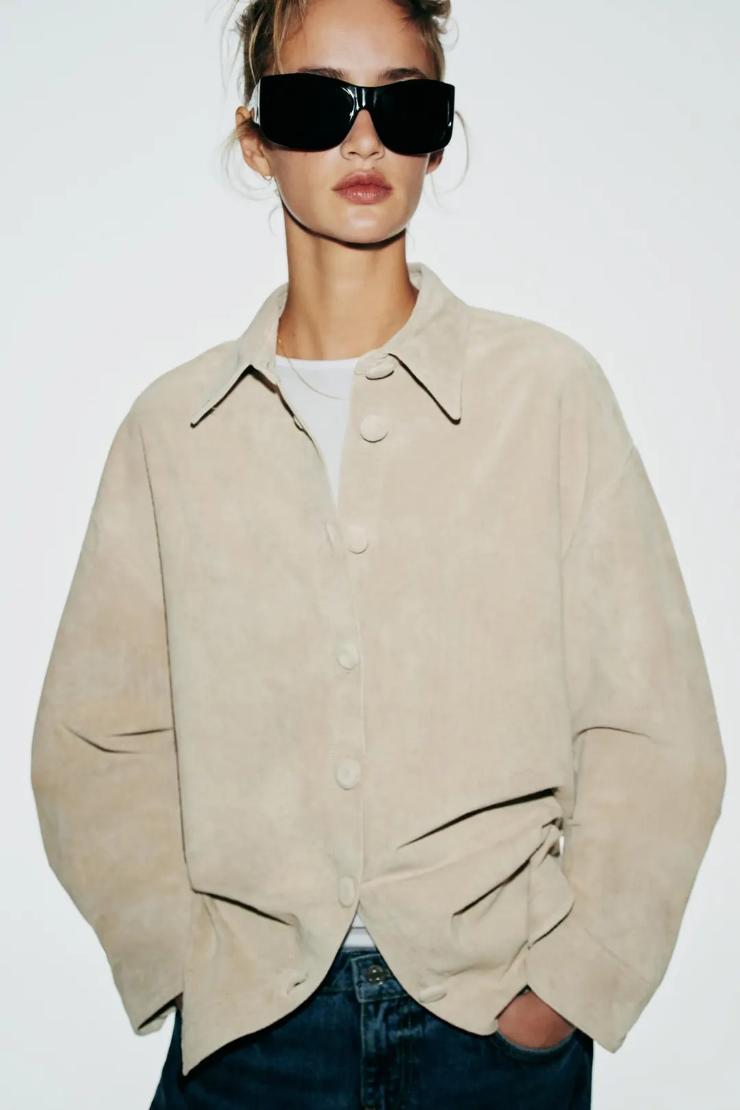 Рубашка из 100% кожи с обтянутыми пуговицами, Zara
