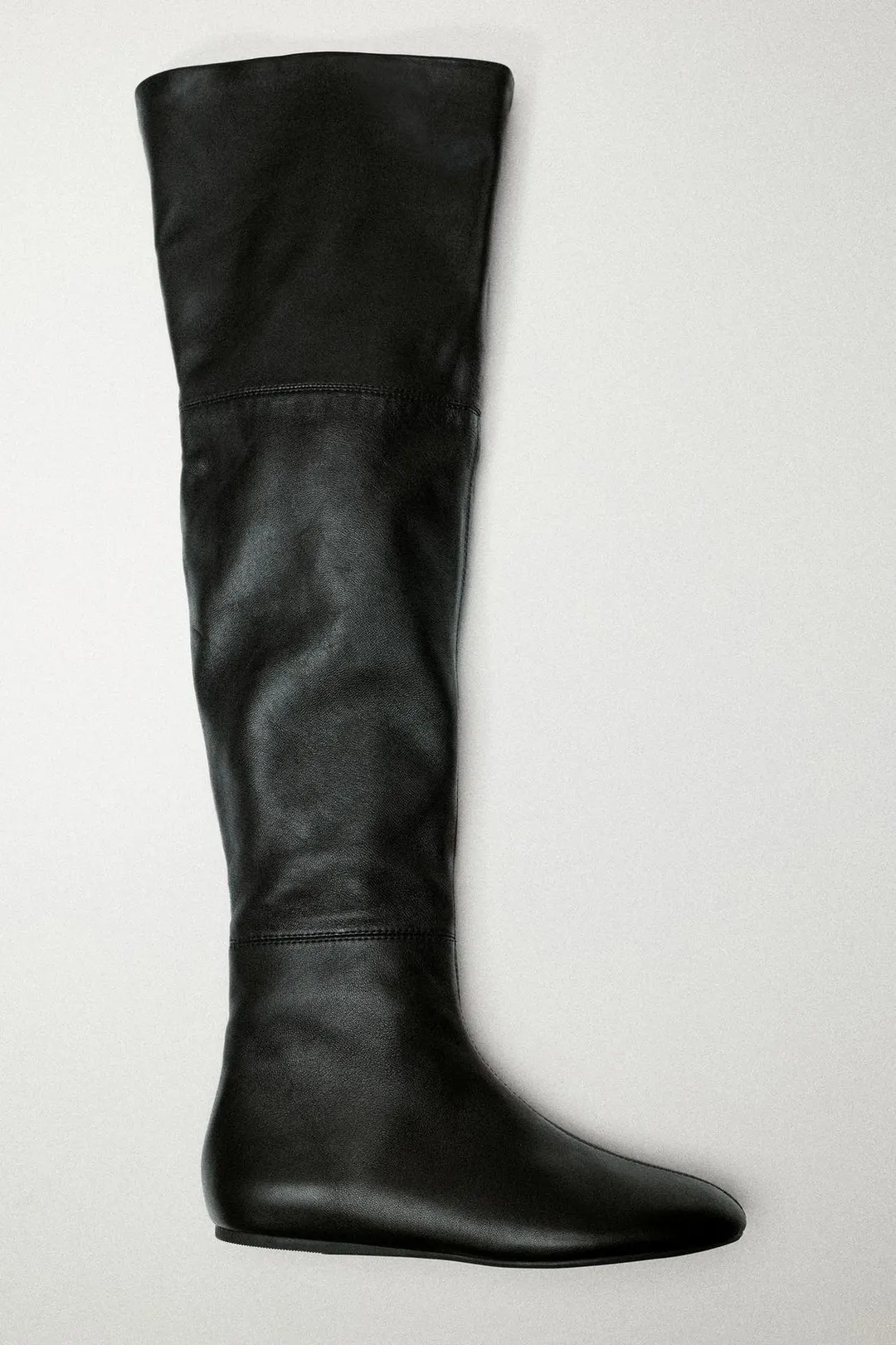 Сапоги до колена кожаные мягкие без каблука Limited Edition, Zara