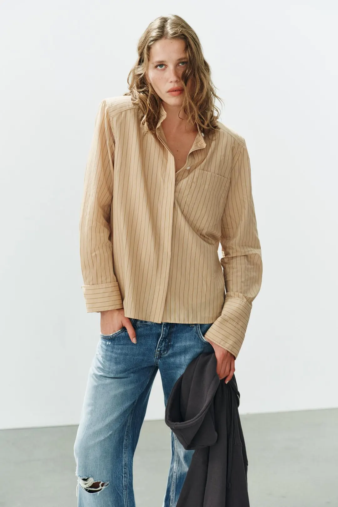 Рубашка в полоску с подплечниками, Zara