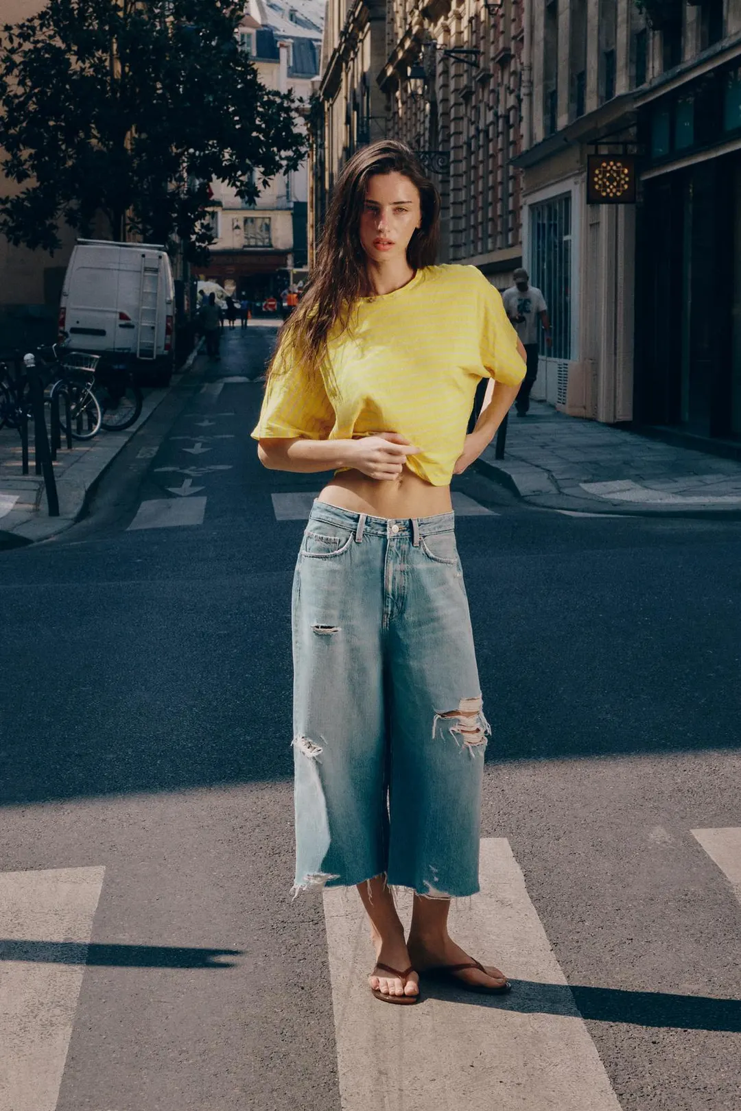 Футболка в полоску из хлопка и льна, Zara