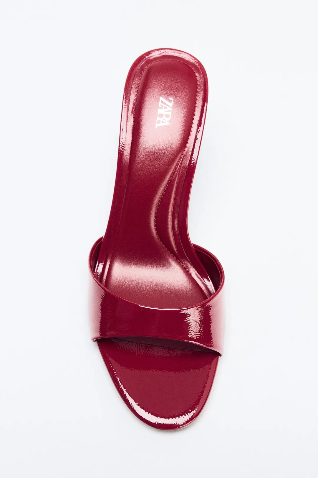 Босоножки на каблуке с эффектом лакированной кожи, Zara