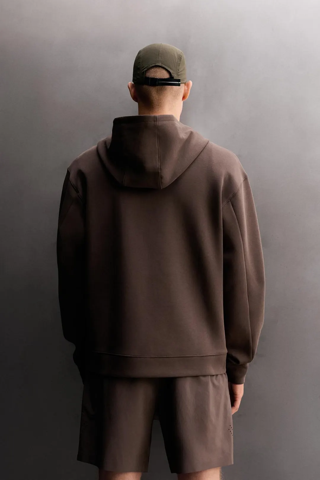 Худи из технологичной ткани, Zara