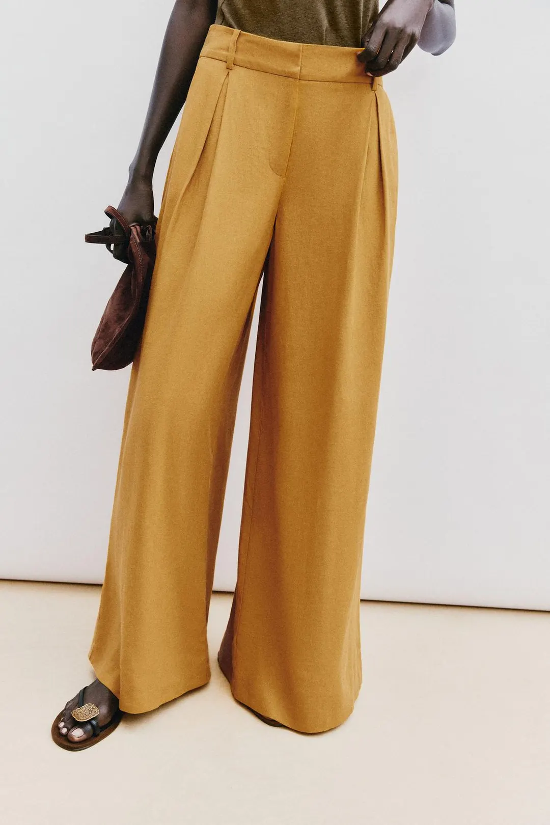 Брюки широкого кроя из смесового льна, Zara