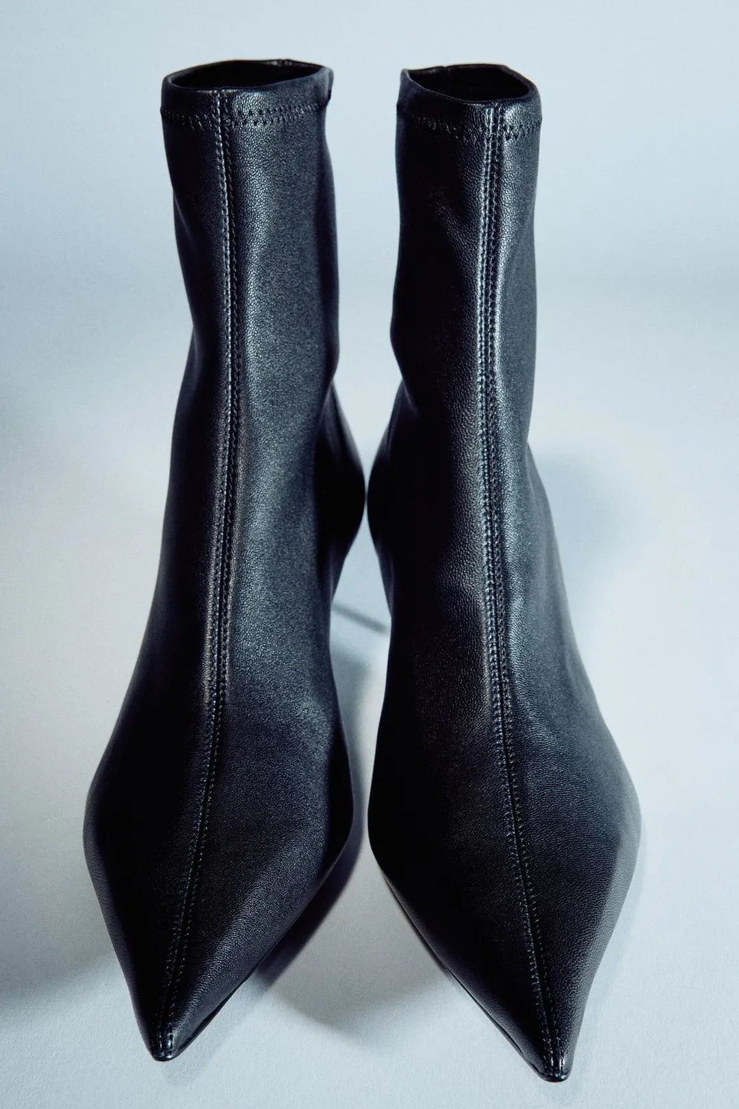 Кожаные ботильоны на каблуке Limited Edition, Zara