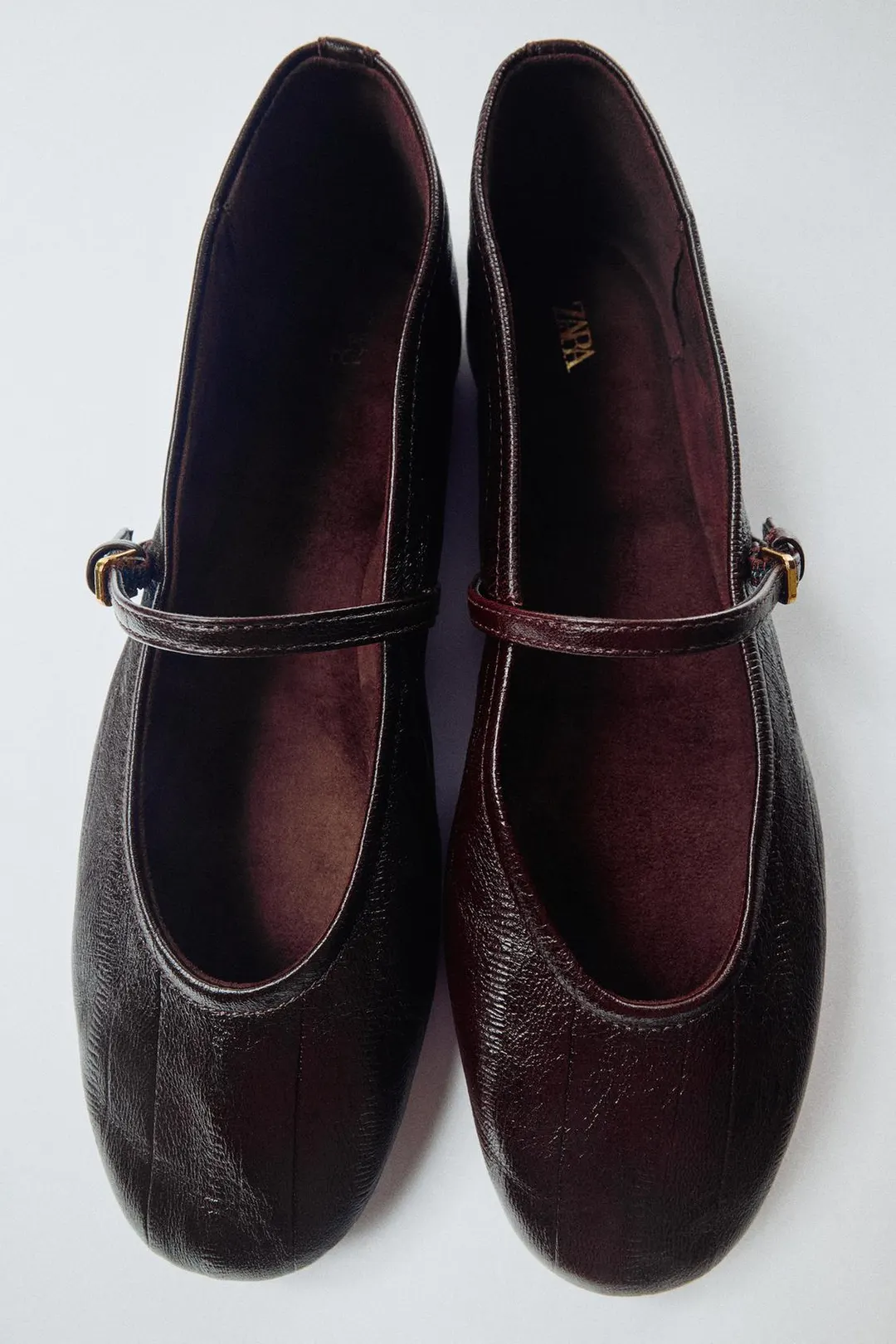 Балетки из фактурной кожи, Zara
