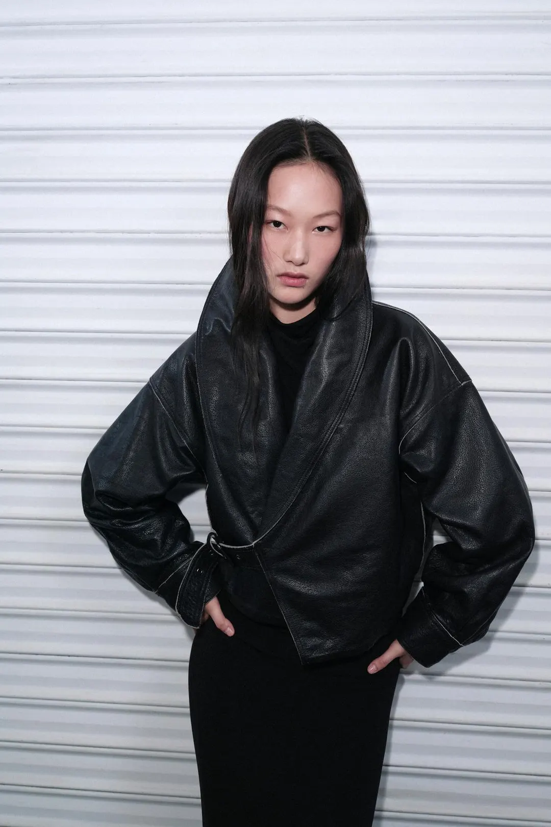 Куртка из 100% кожи с пряжкой ZW Collection, Zara
