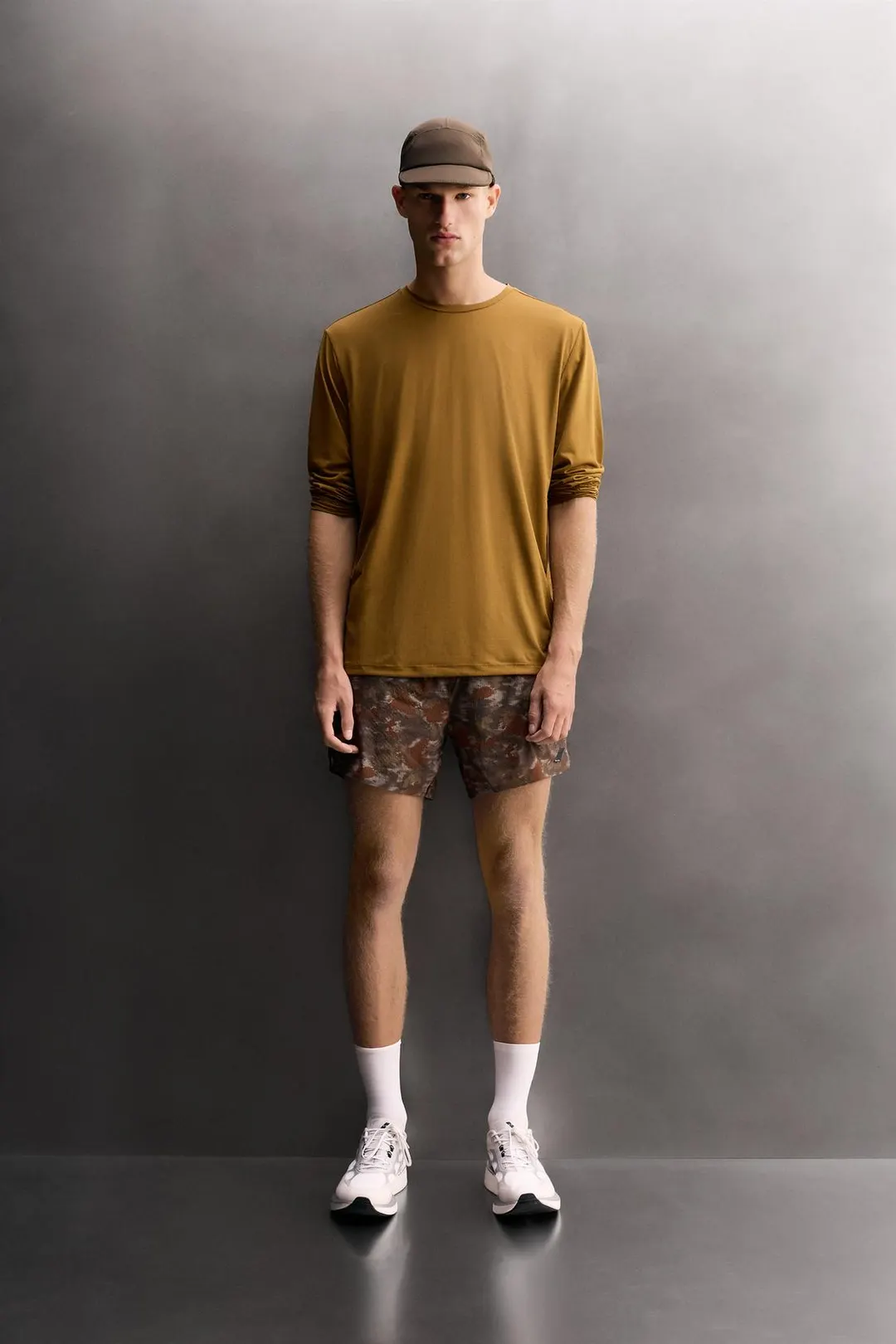 Лонгслив из технологичной ткани с принтом, Zara