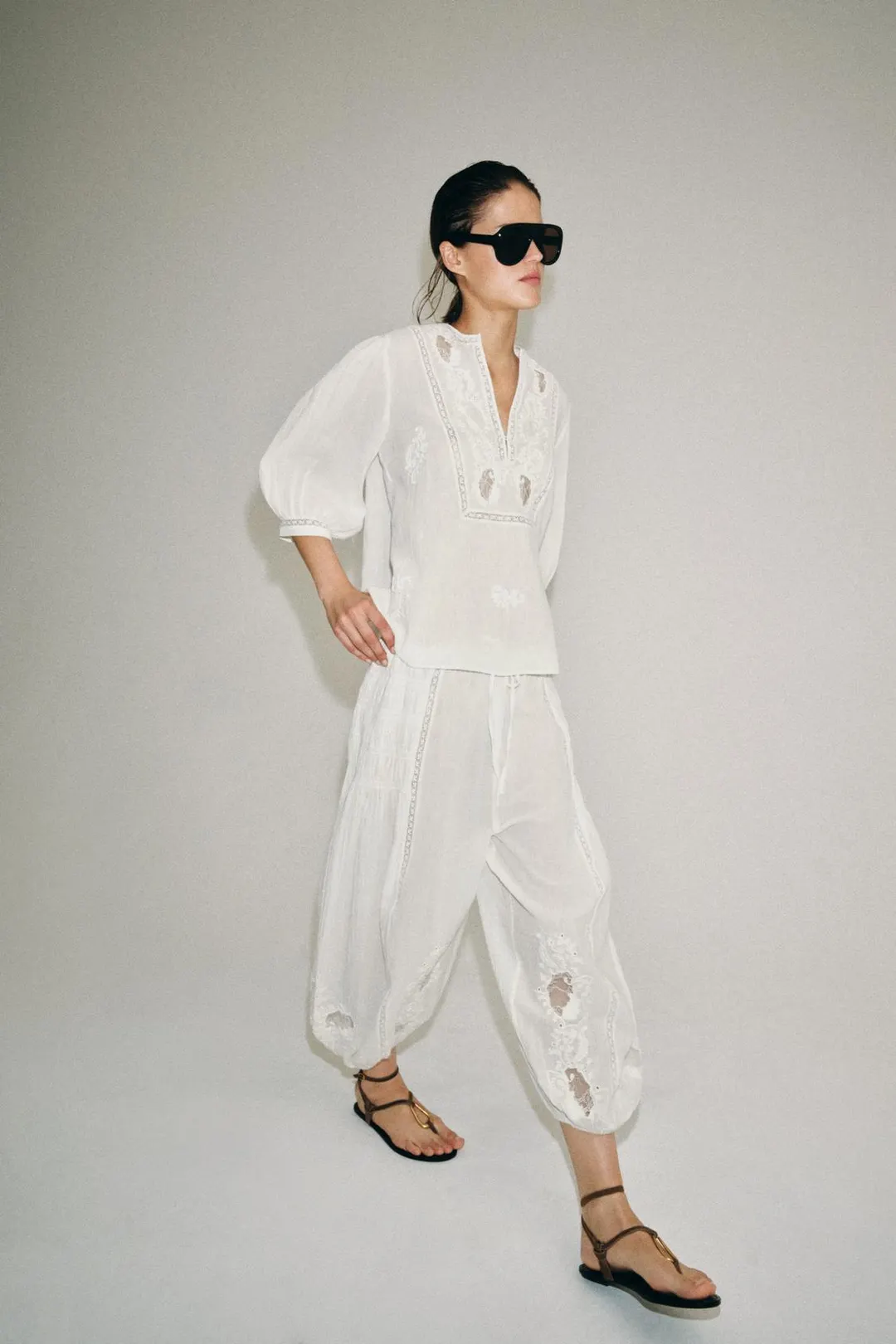 Кружевная блузка с вышивкой ZW Collection, Zara