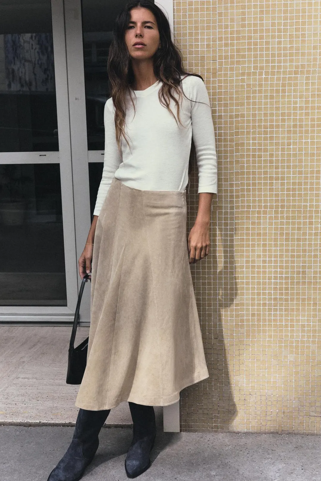 Футболка с V-образным вырезом, Zara