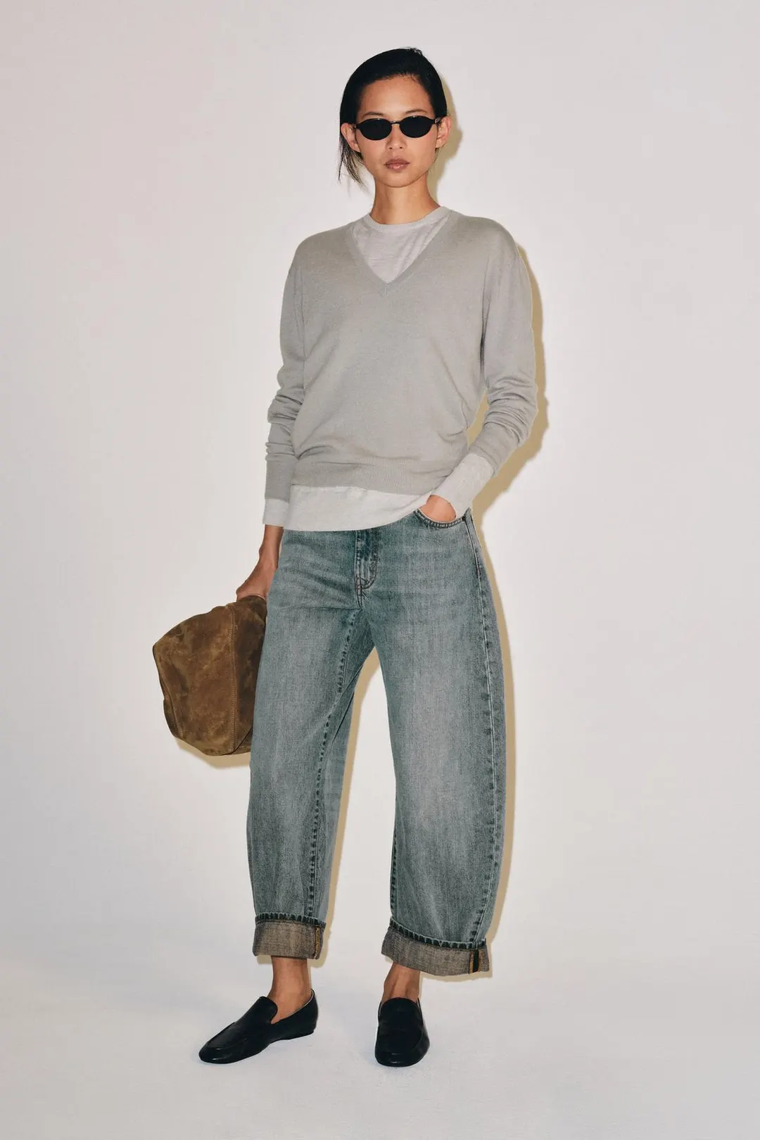 Свитер с V-образным вырезом из 100% особо мягкой шерсти, Zara