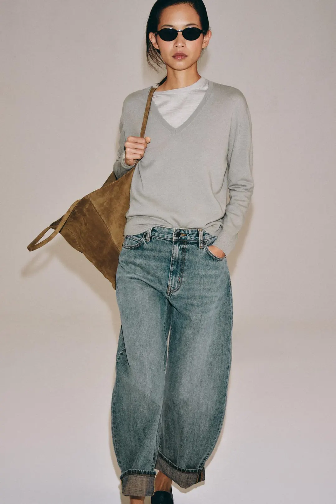 Джинсы ZW Collection силуэта balloon средней посадки с отворотами, Zara