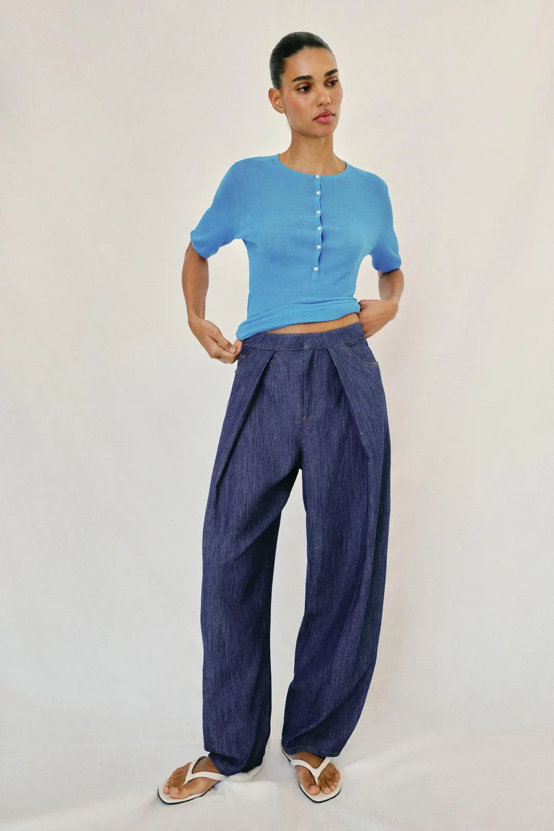 Брюки из смесового льна с защипами, Zara