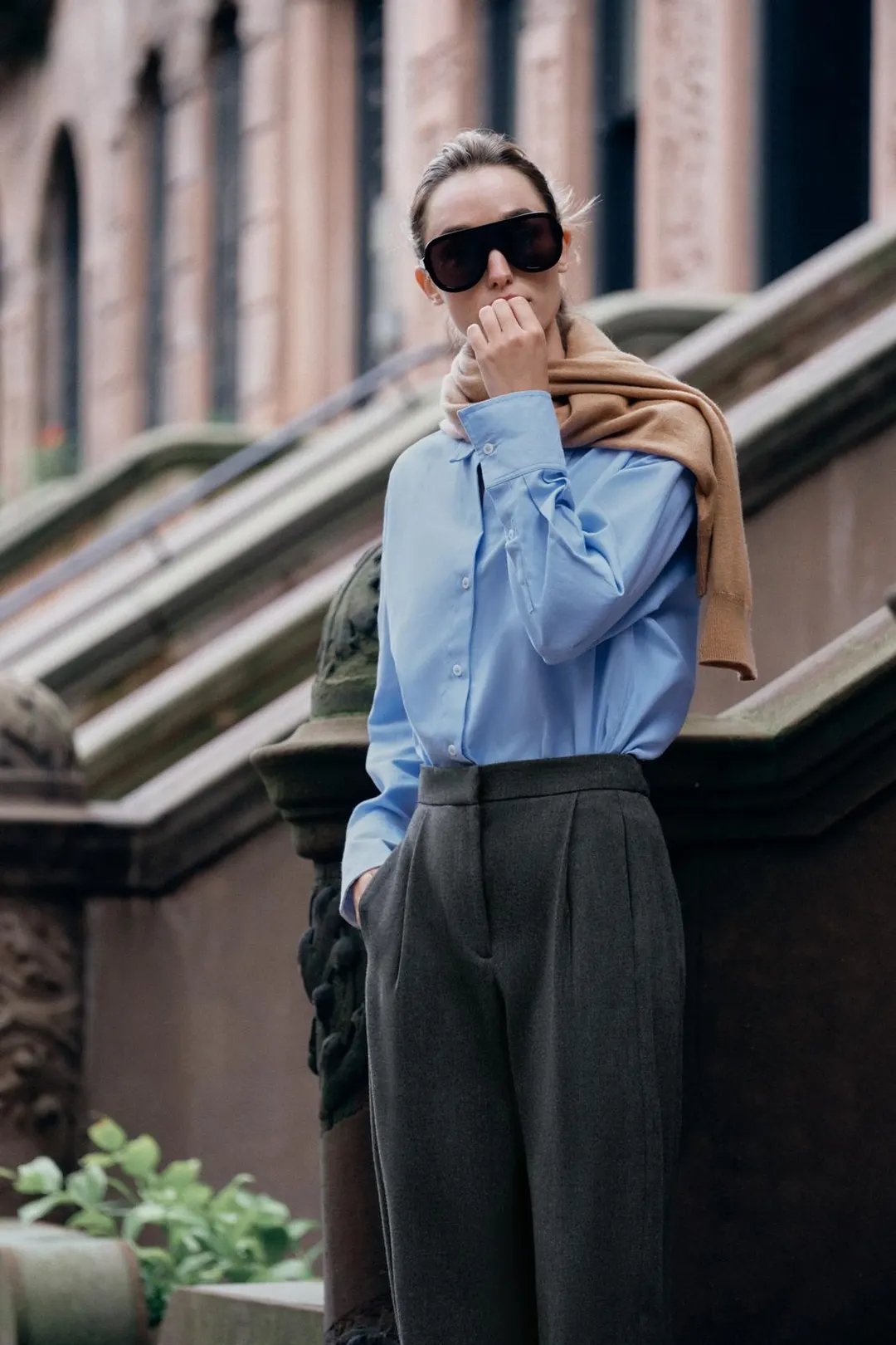 Брюки с вытачками и эластичным поясом, Zara