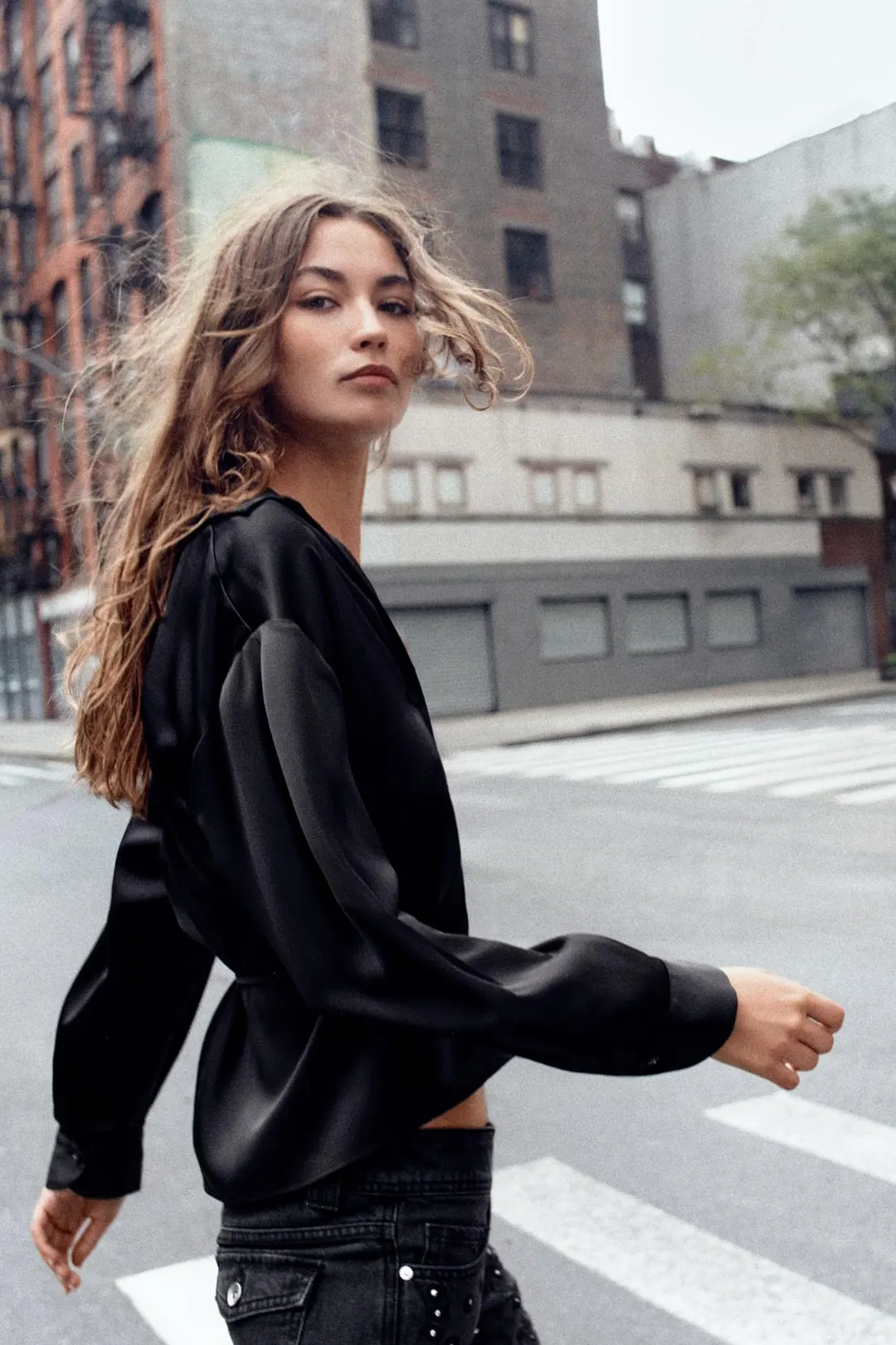 Рубашка атласная с поясом, Zara